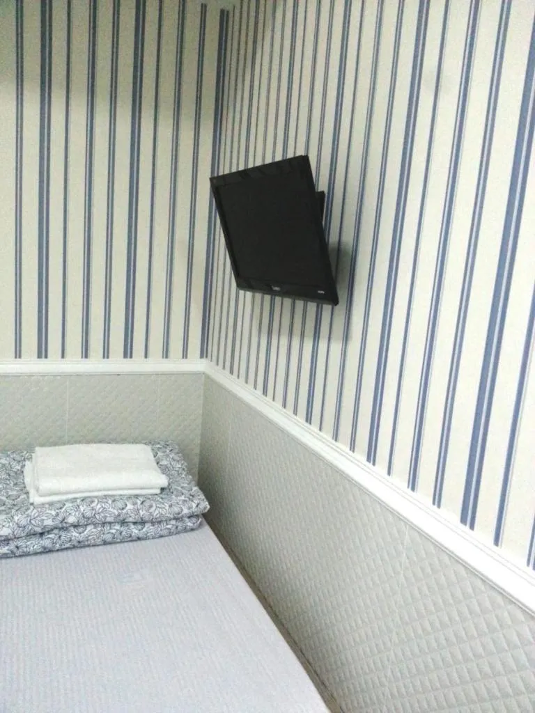 TV and multimedia, Bed in K & B Hostel