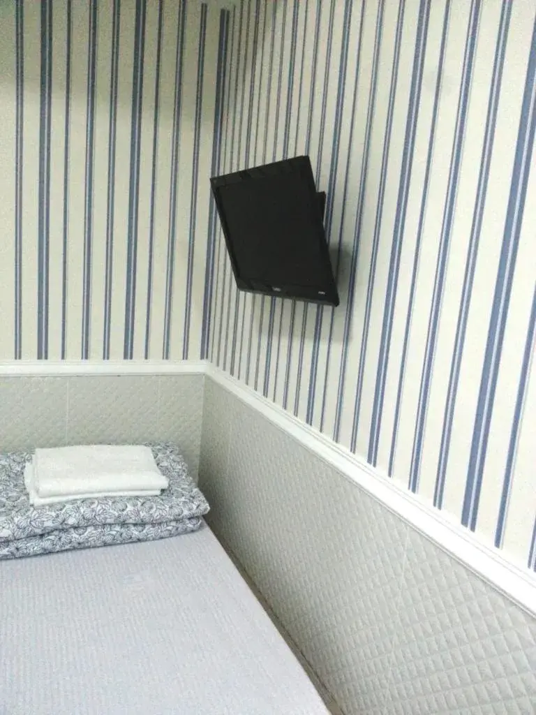 TV and multimedia, Bed in K & B Hostel TV and multimedia, Bed in K & B Hostel