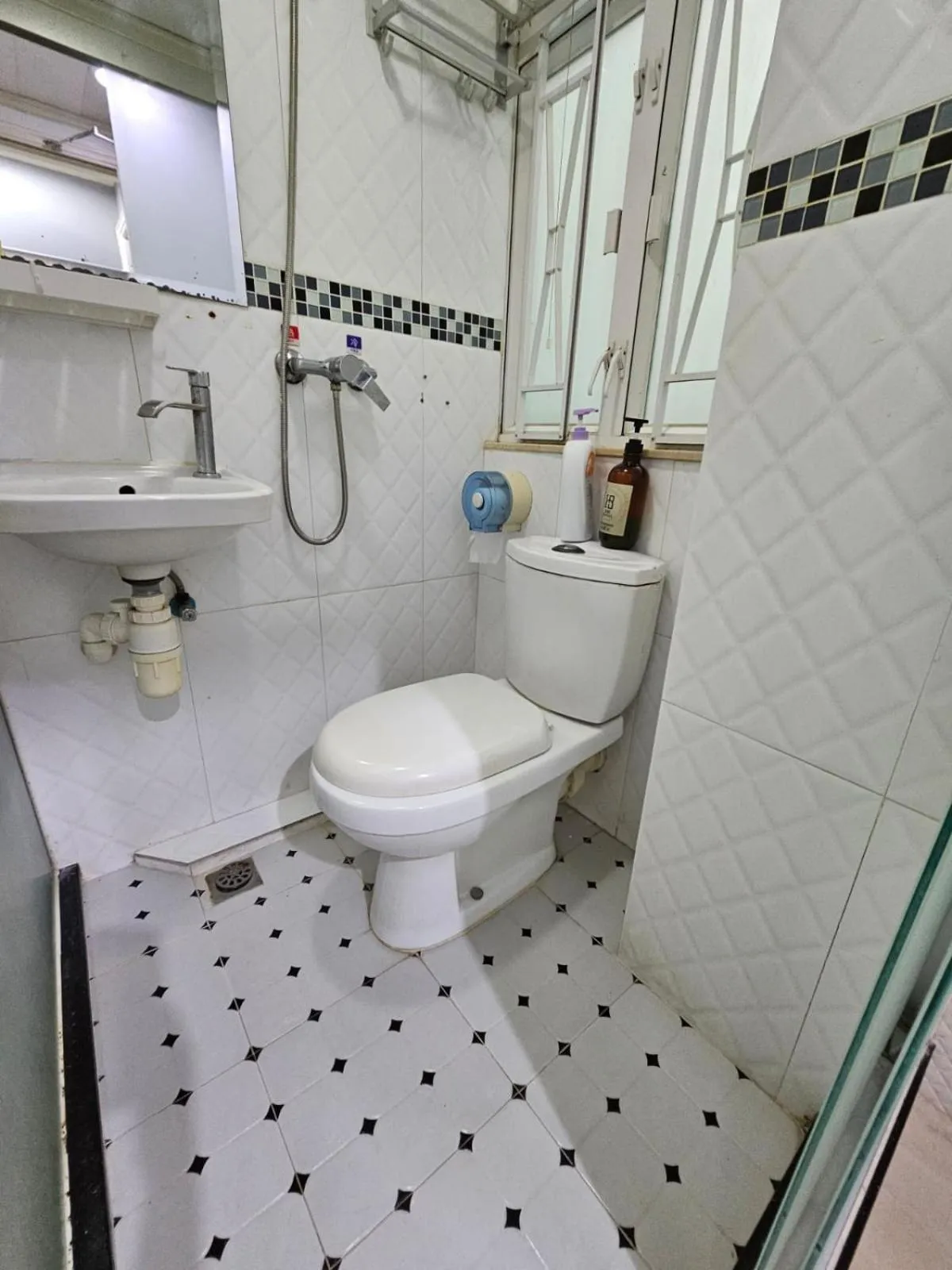 Toilet in K & B Hostel