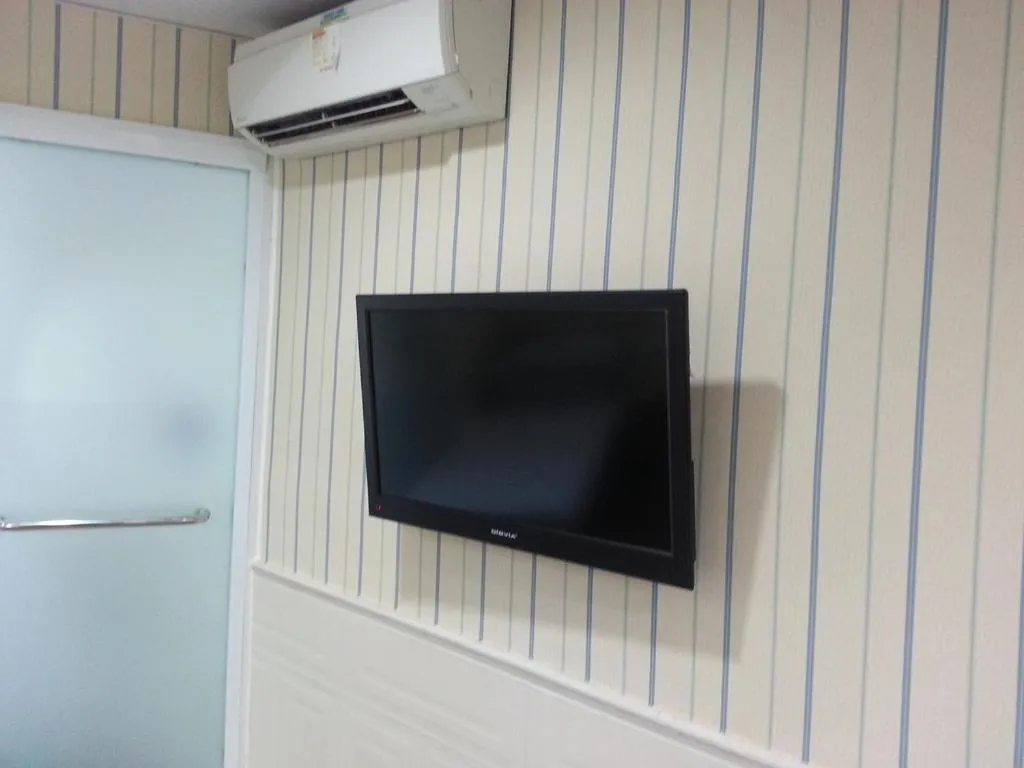 TV and multimedia in K & B Hostel