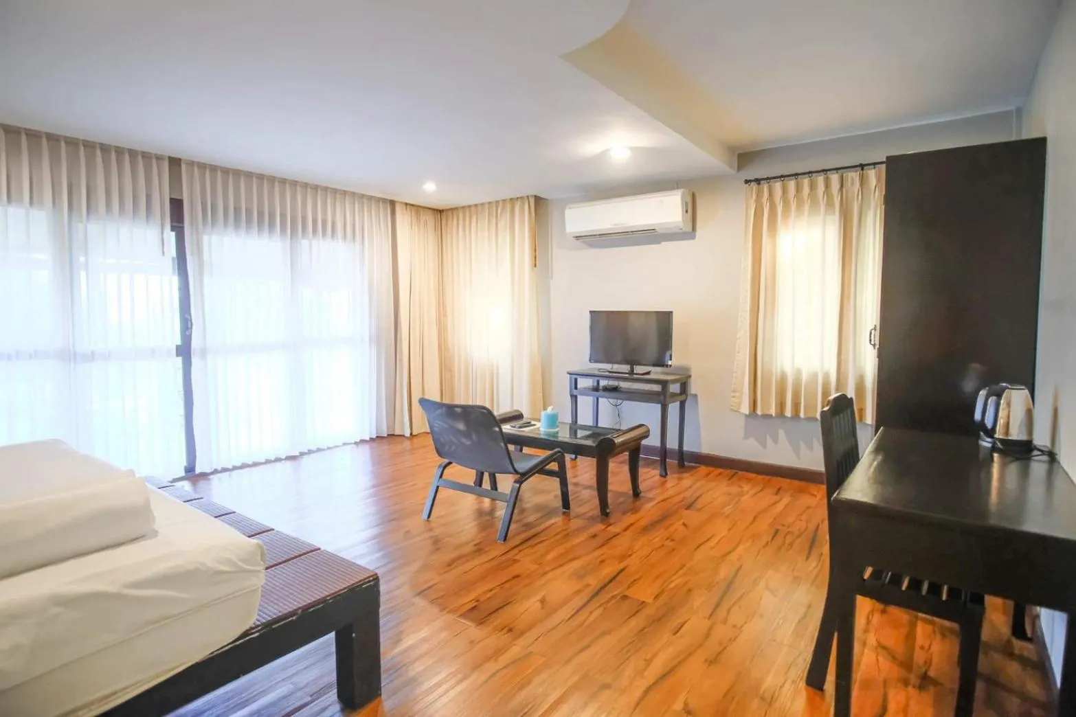 Seating area, Bed in Hua Hin Home Hill