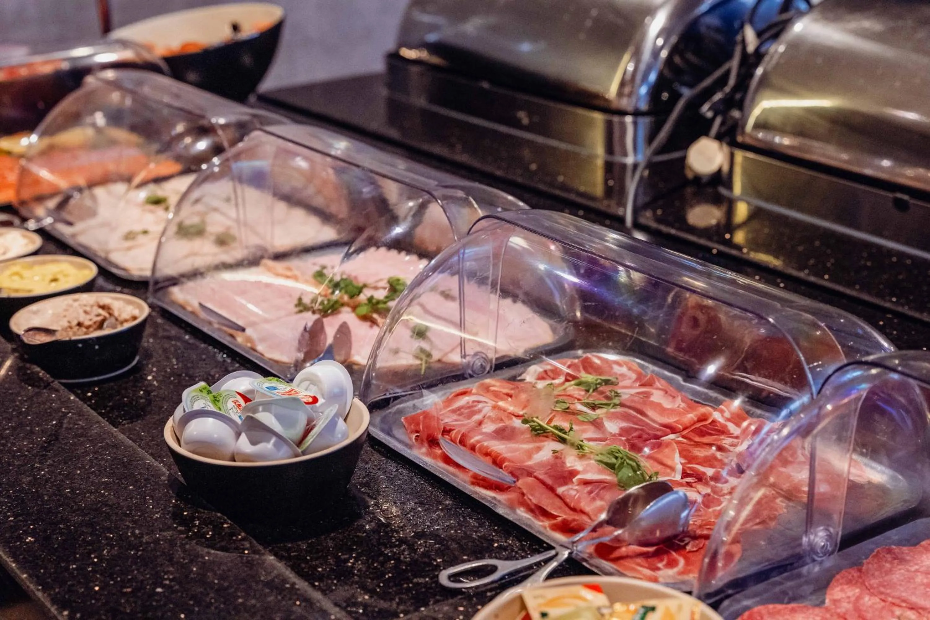 Breakfast in Van der Valk Hotel Mons Congres & Spa