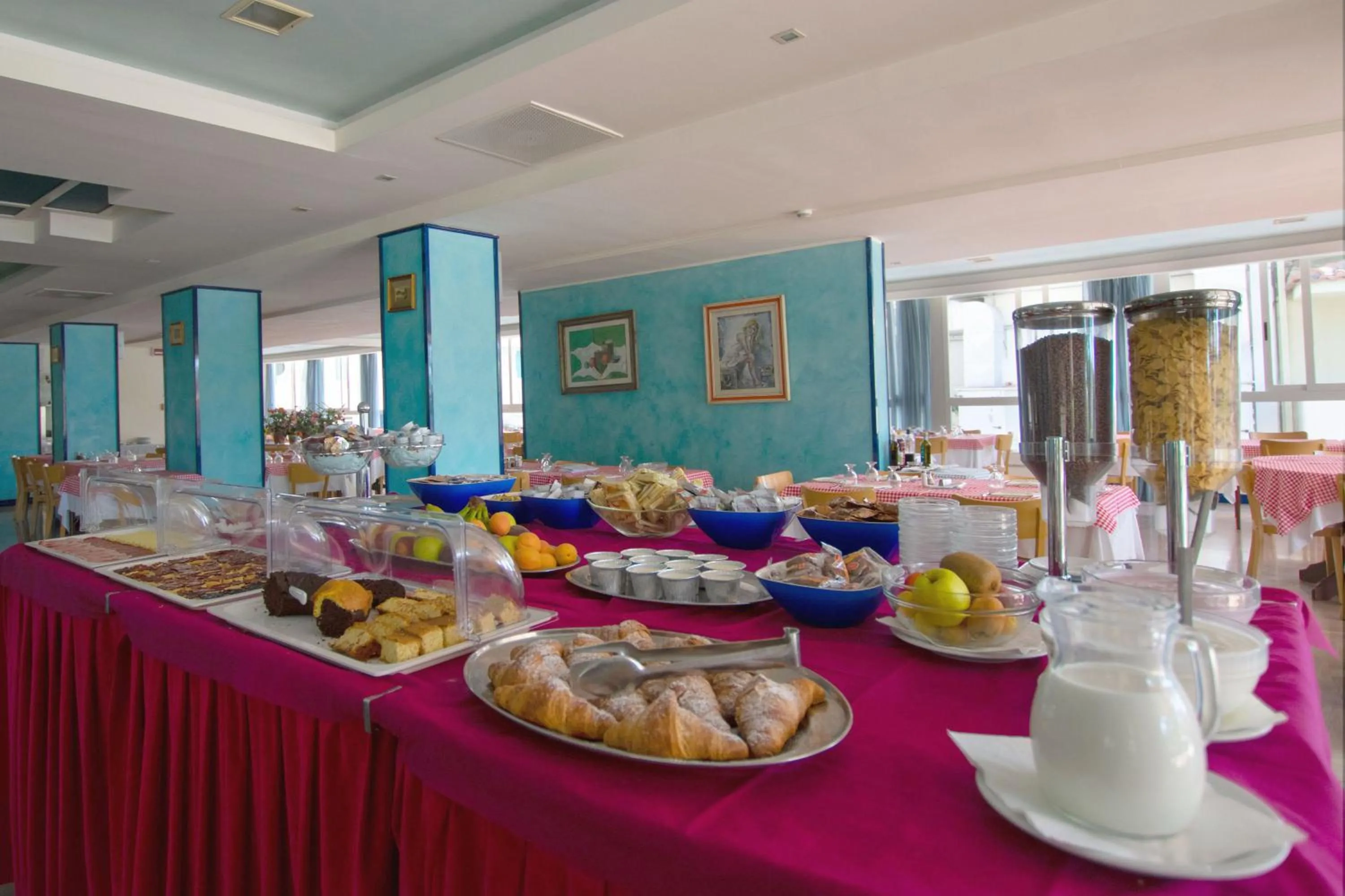 Breakfast in Hotel Bristol - a 30 mt dalla spiaggia