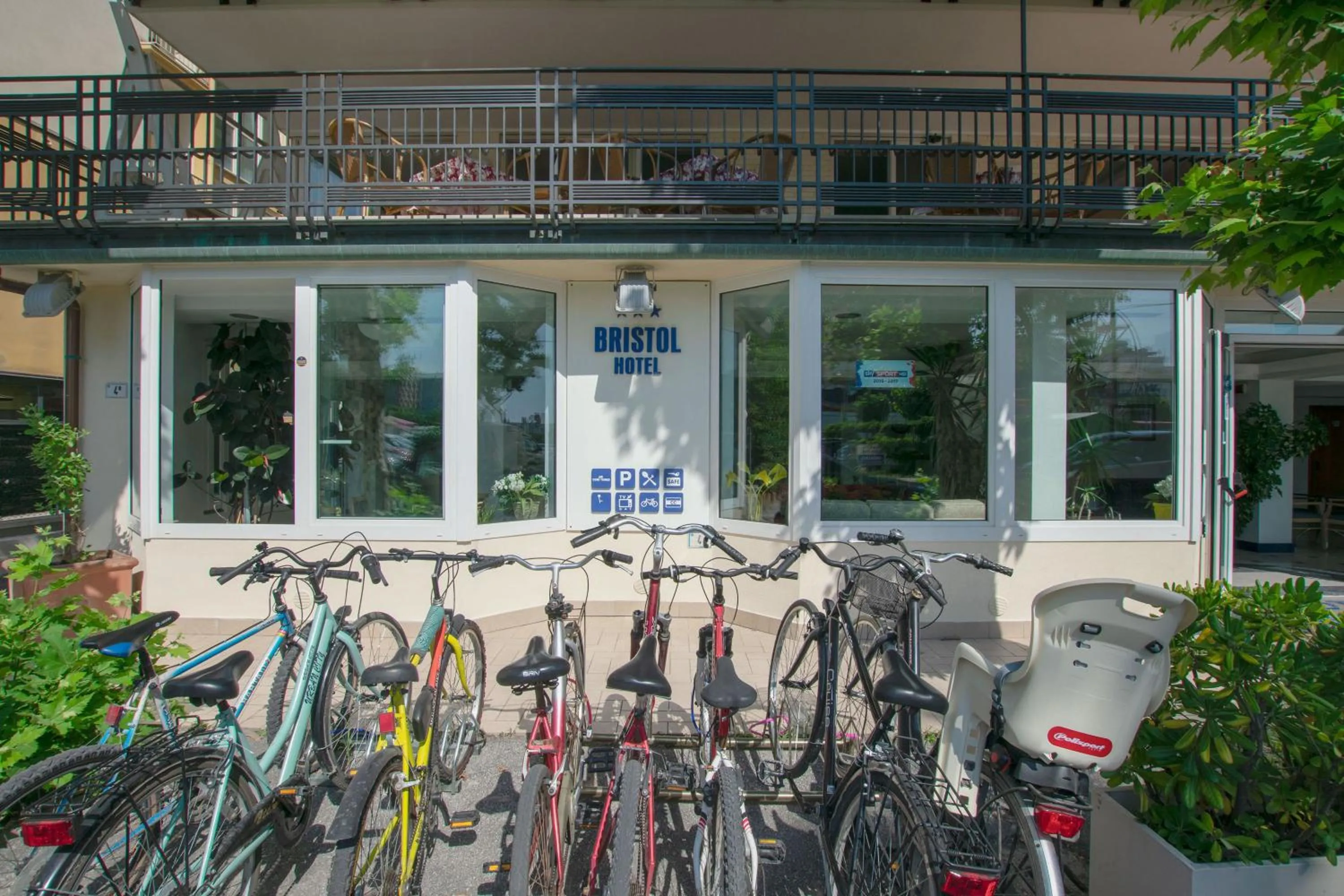 Cycling in Hotel Bristol - a 30 mt dalla spiaggia