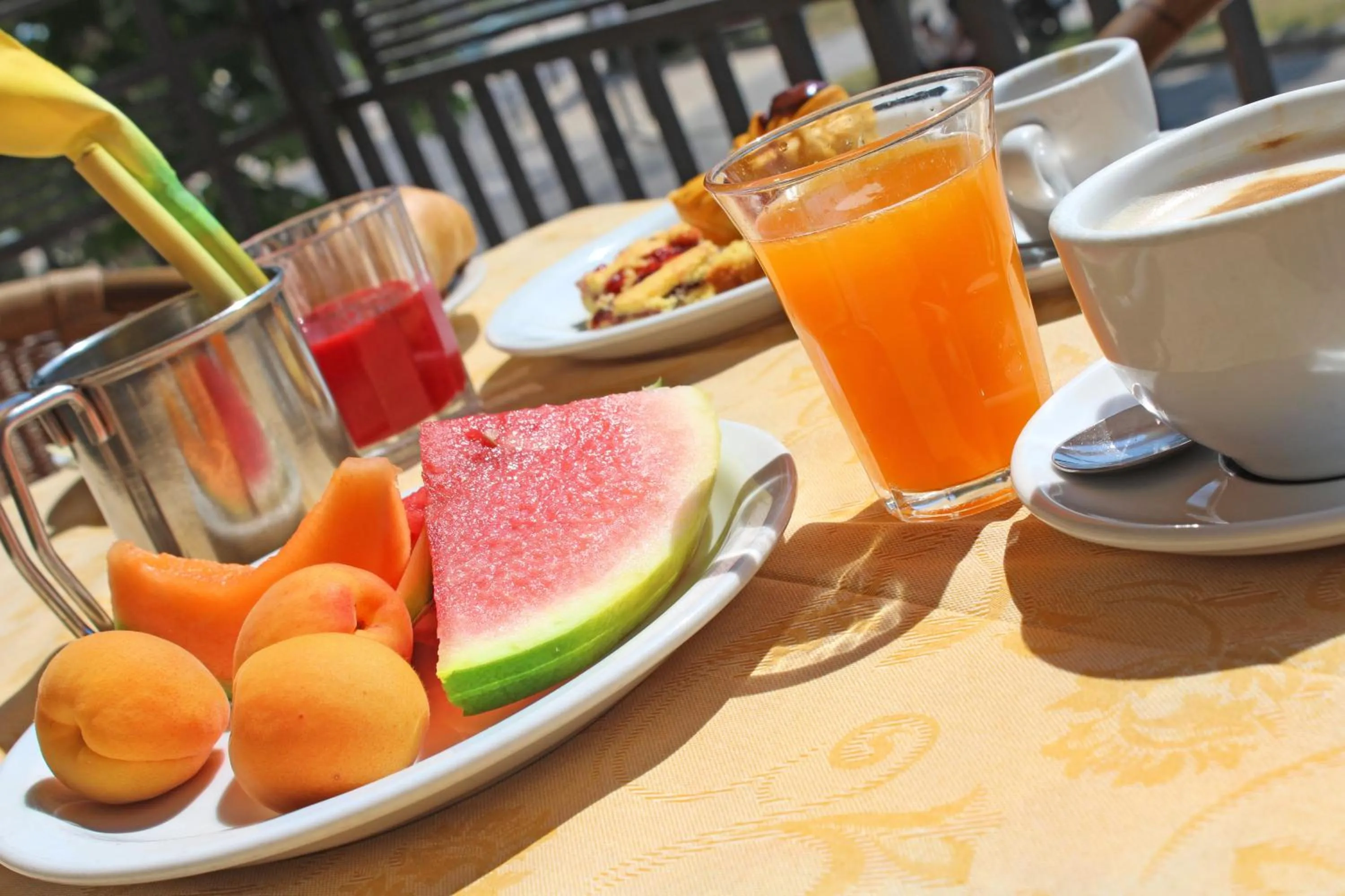 Italian breakfast in Hotel Bristol - a 30 mt dalla spiaggia