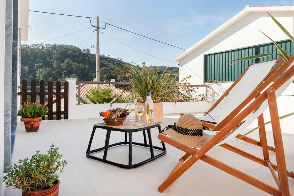 Beachouse - Surf, Bed & Breakfast