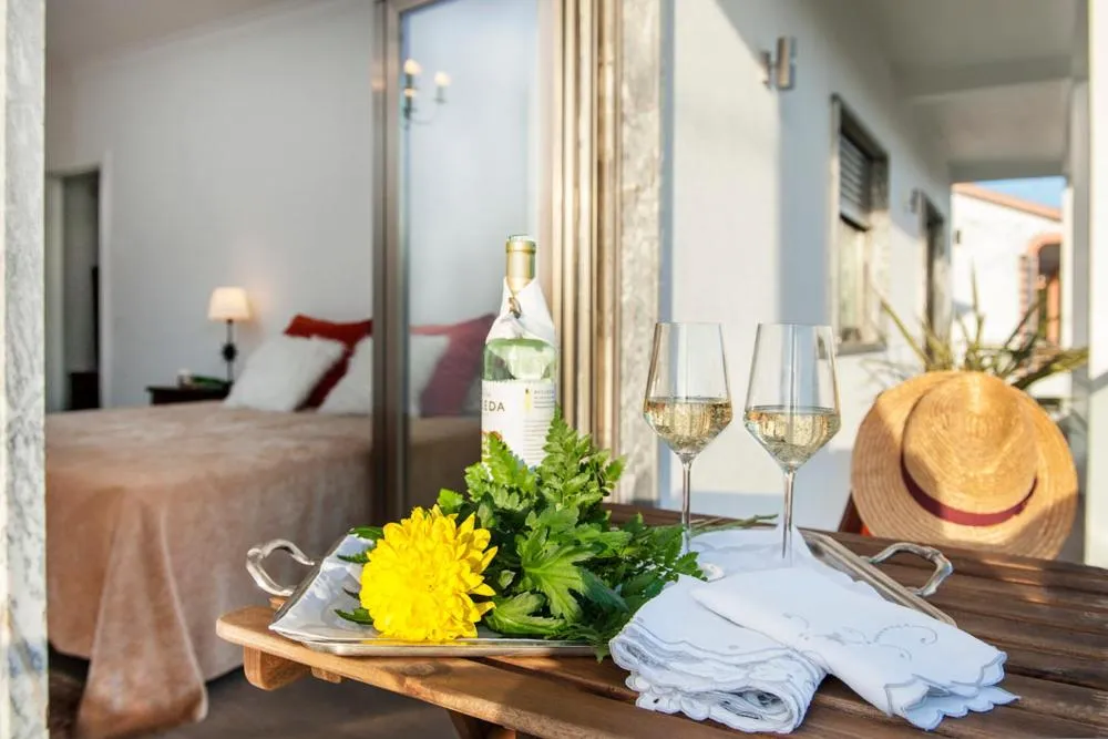 Beachouse - Surf, Bed & Breakfast