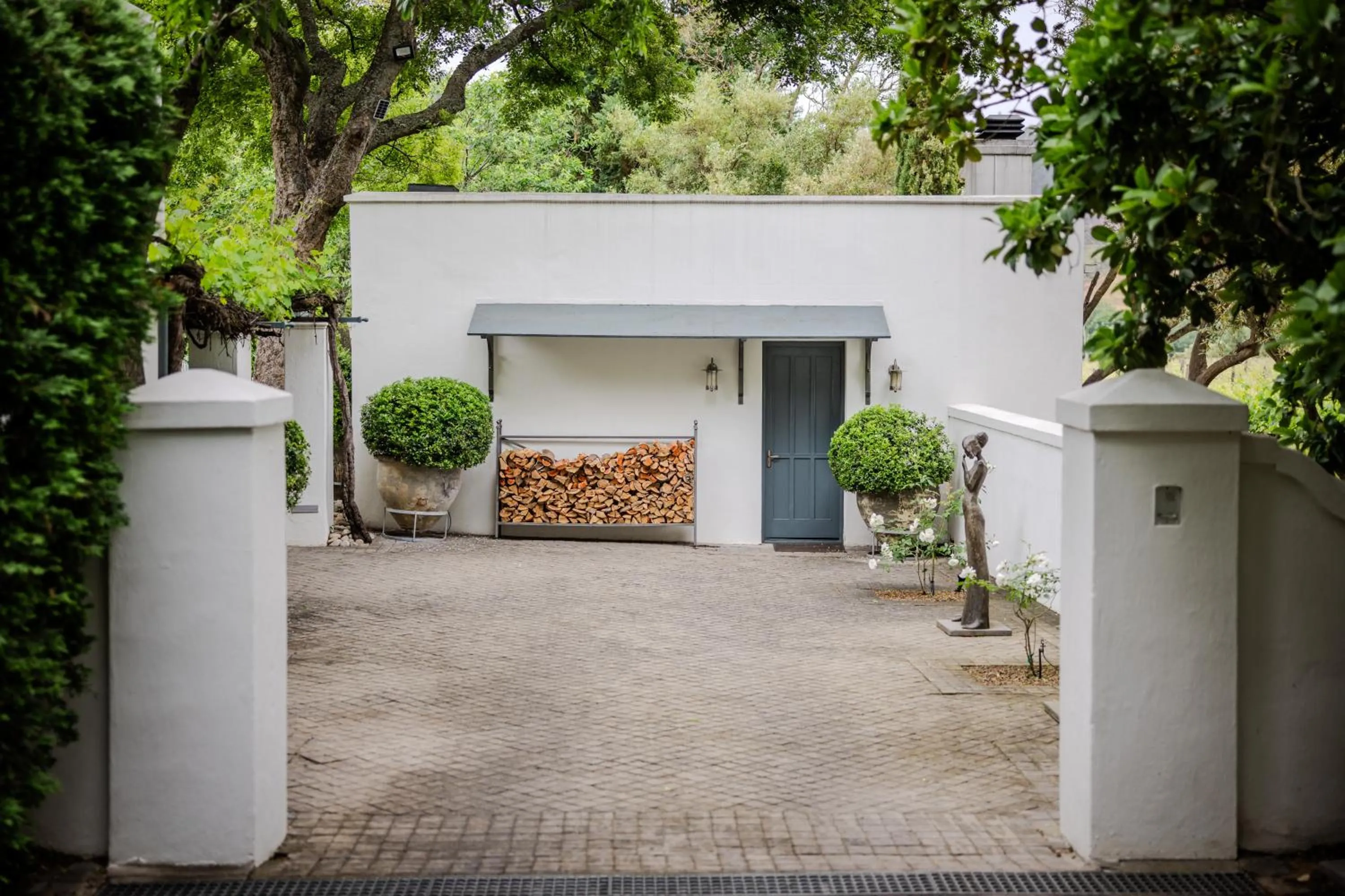 Property building in Grande Provence