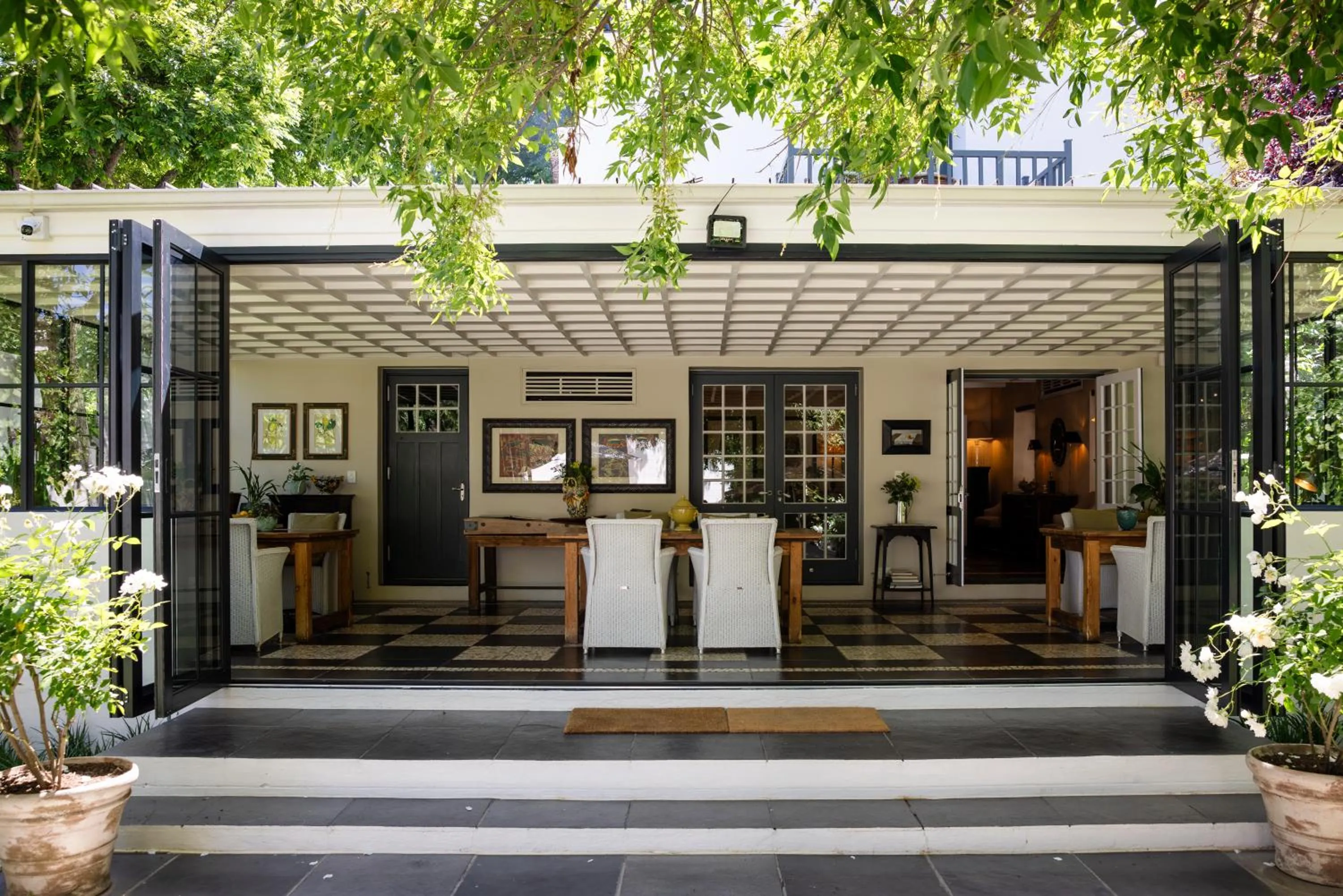 Property building in Grande Provence