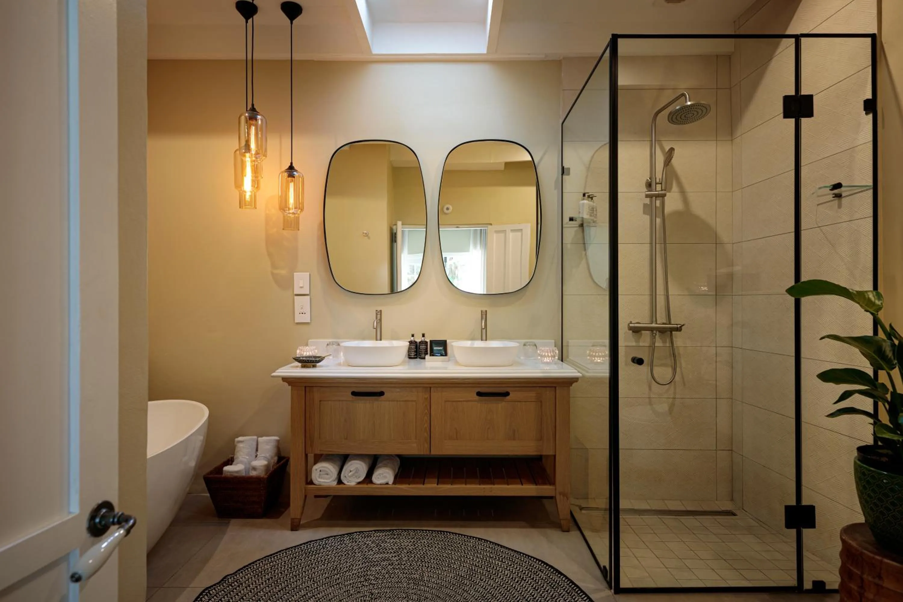 Shower in Grande Provence