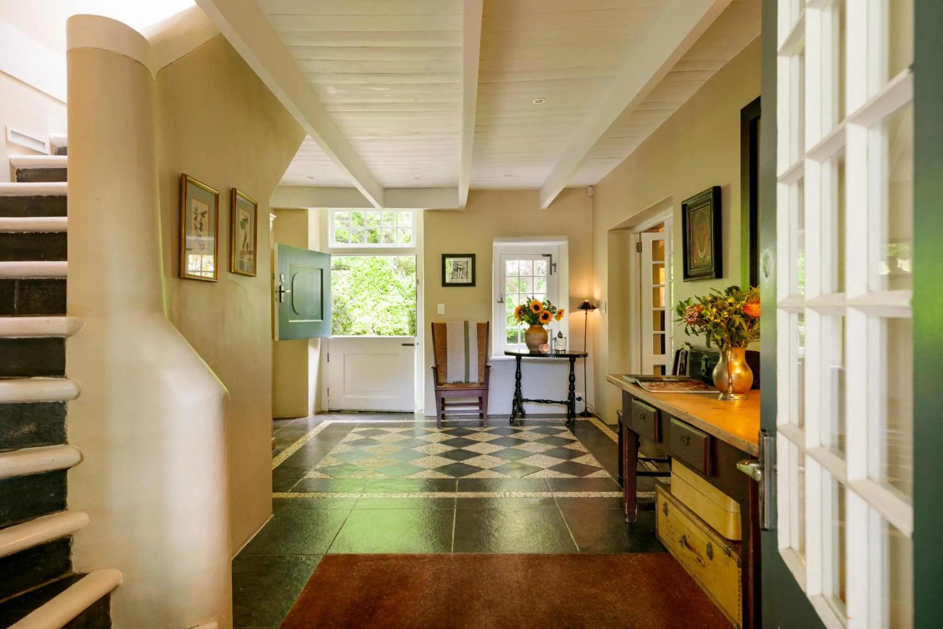 Property building in Grande Provence