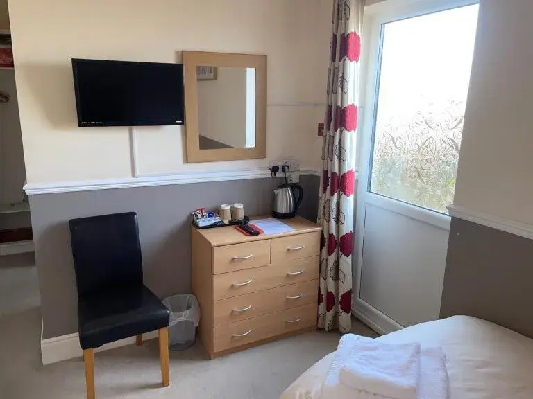 Twin Room with Shower in The Saxby Hotel Twin Room with Shower in The Saxby Hotel