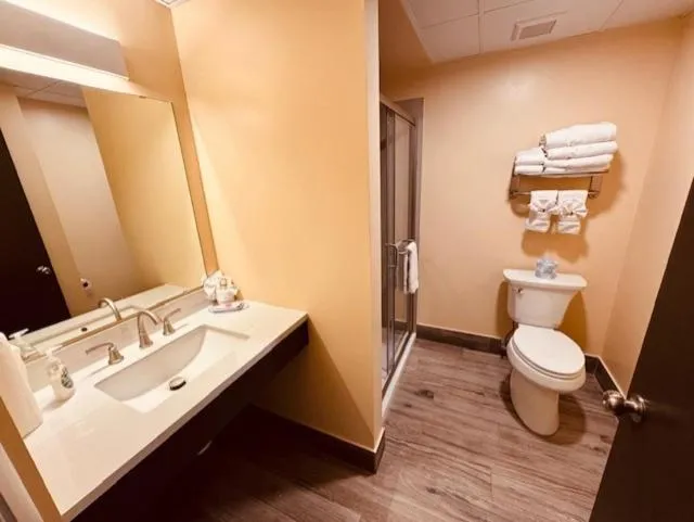 Red Rock Hotel & Suites