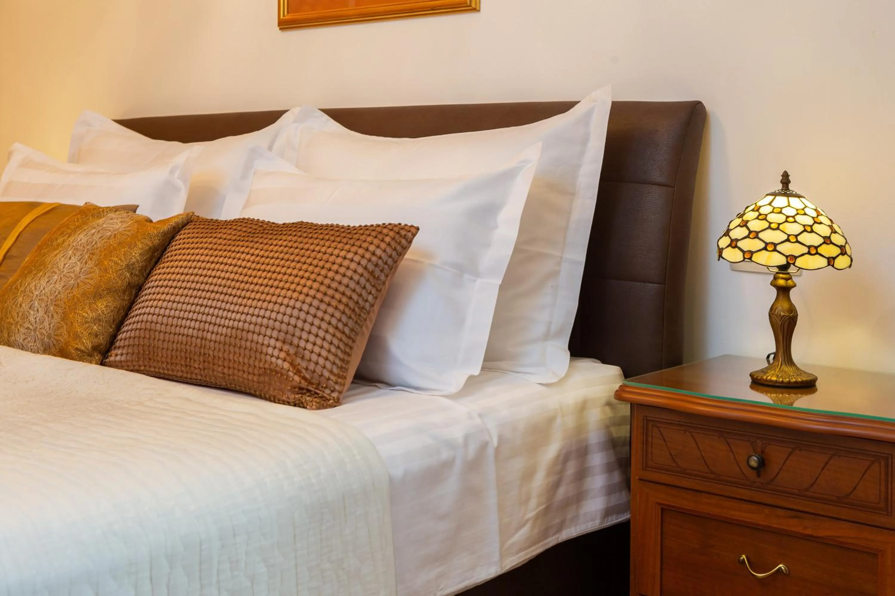 Bed in Romantic Luxury Rooms