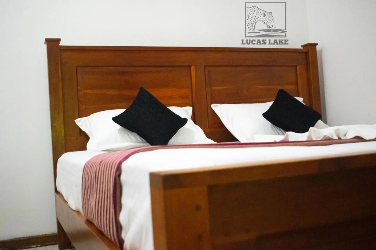 Bed in Yala Lucas Lake Hotel