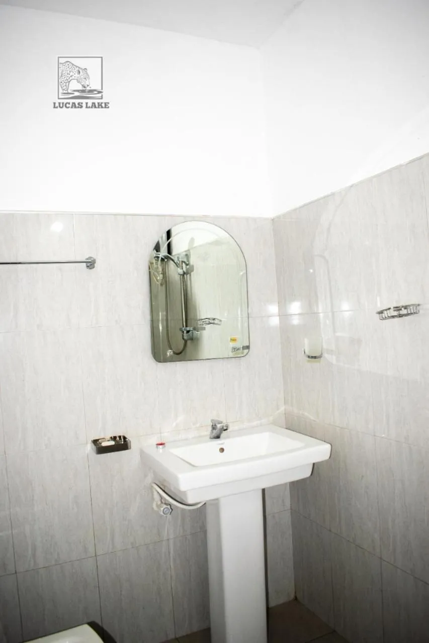Yala Lucas Lake Hotel