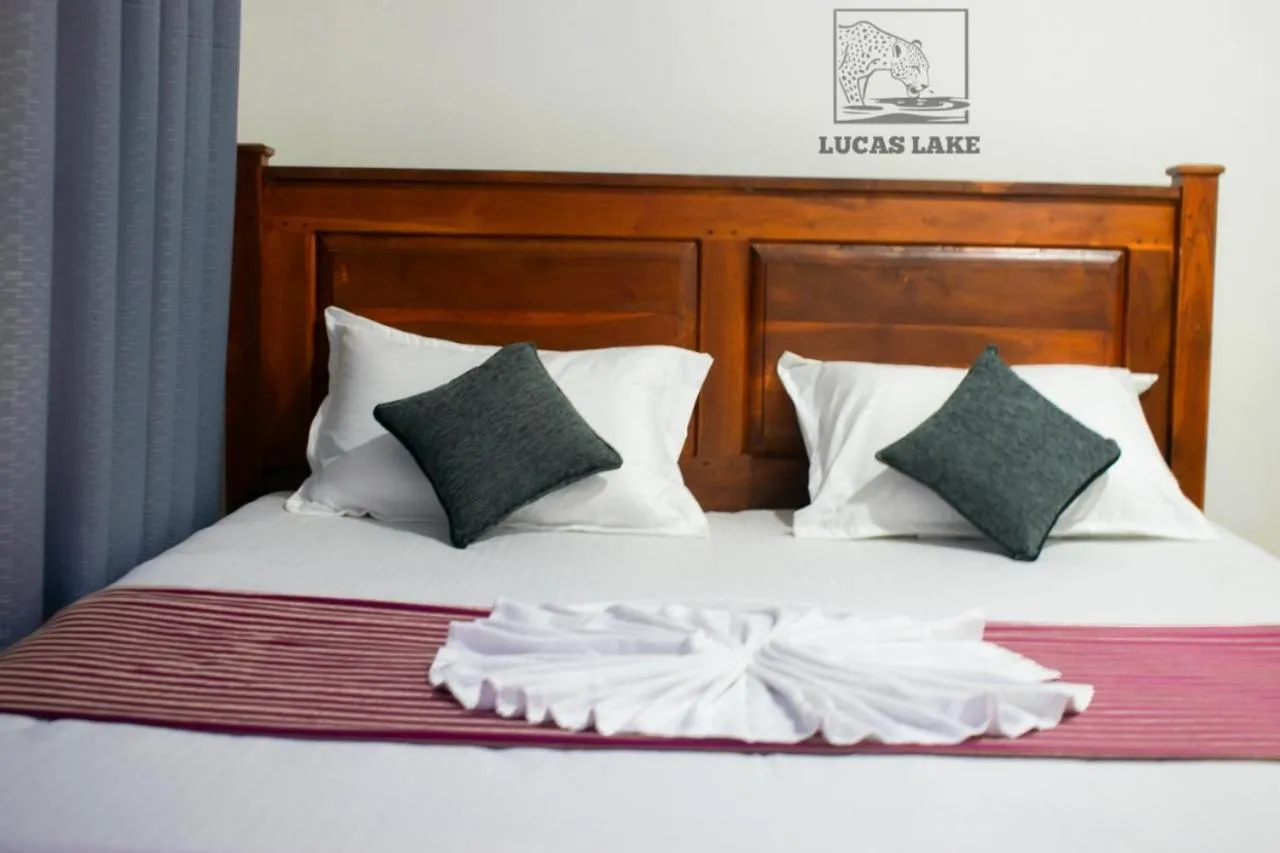 Deluxe Double Room in Yala Lucas Lake Hotel
