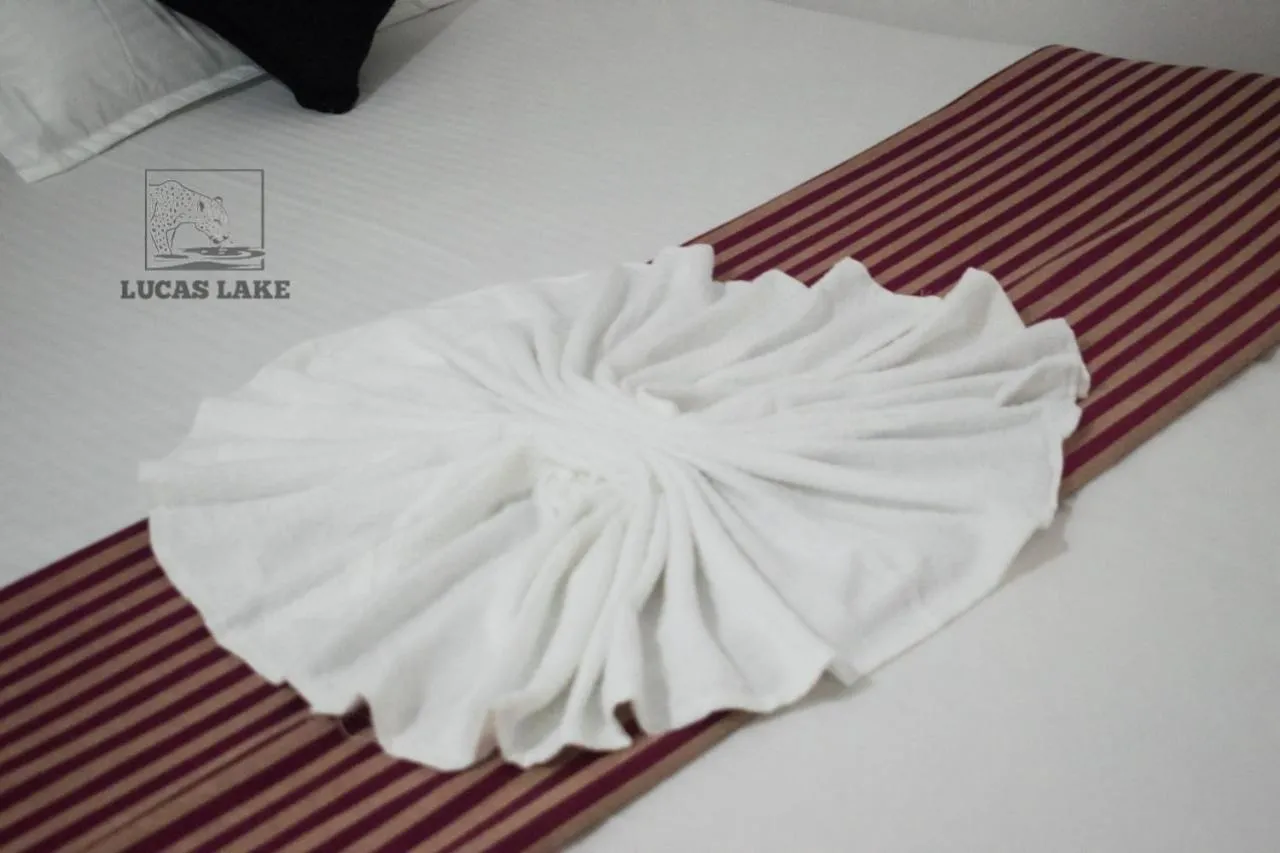 Yala Lucas Lake Hotel