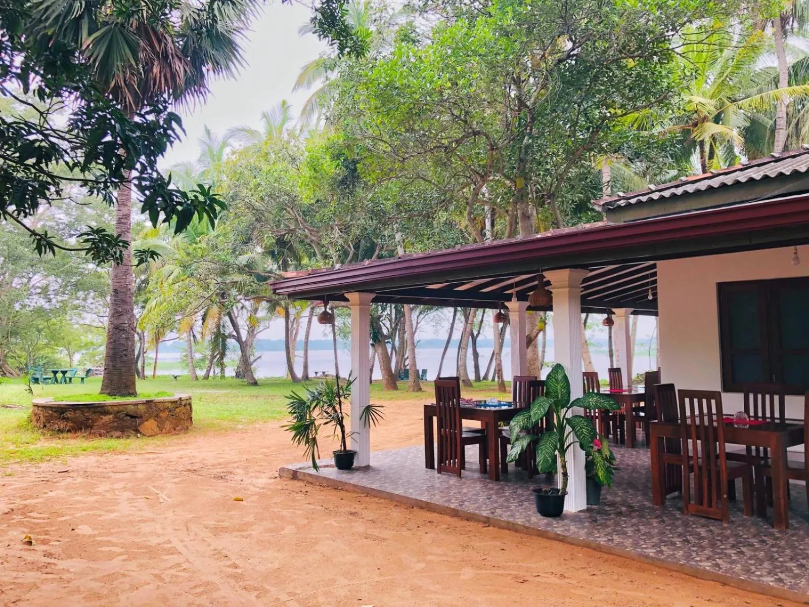 Balcony/Terrace in Yala Lucas Lake Hotel