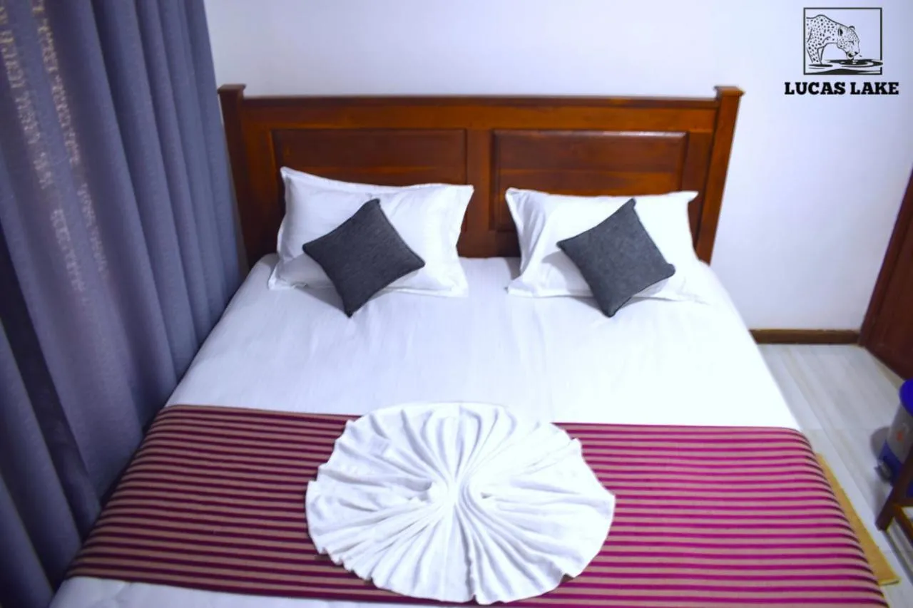 Deluxe Double Room in Yala Lucas Lake Hotel