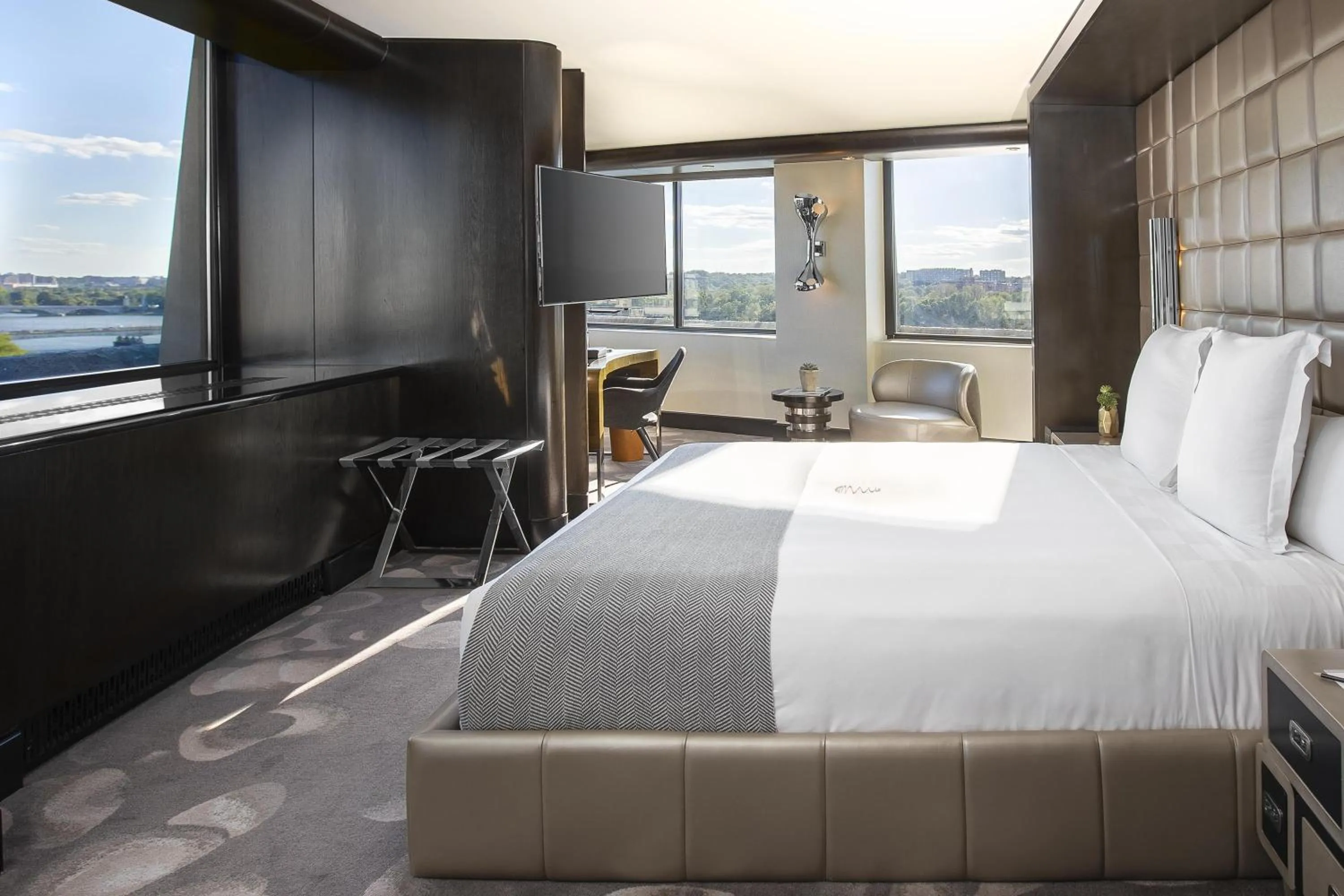 Bedroom, Bed in The Watergate Hotel Georgetown