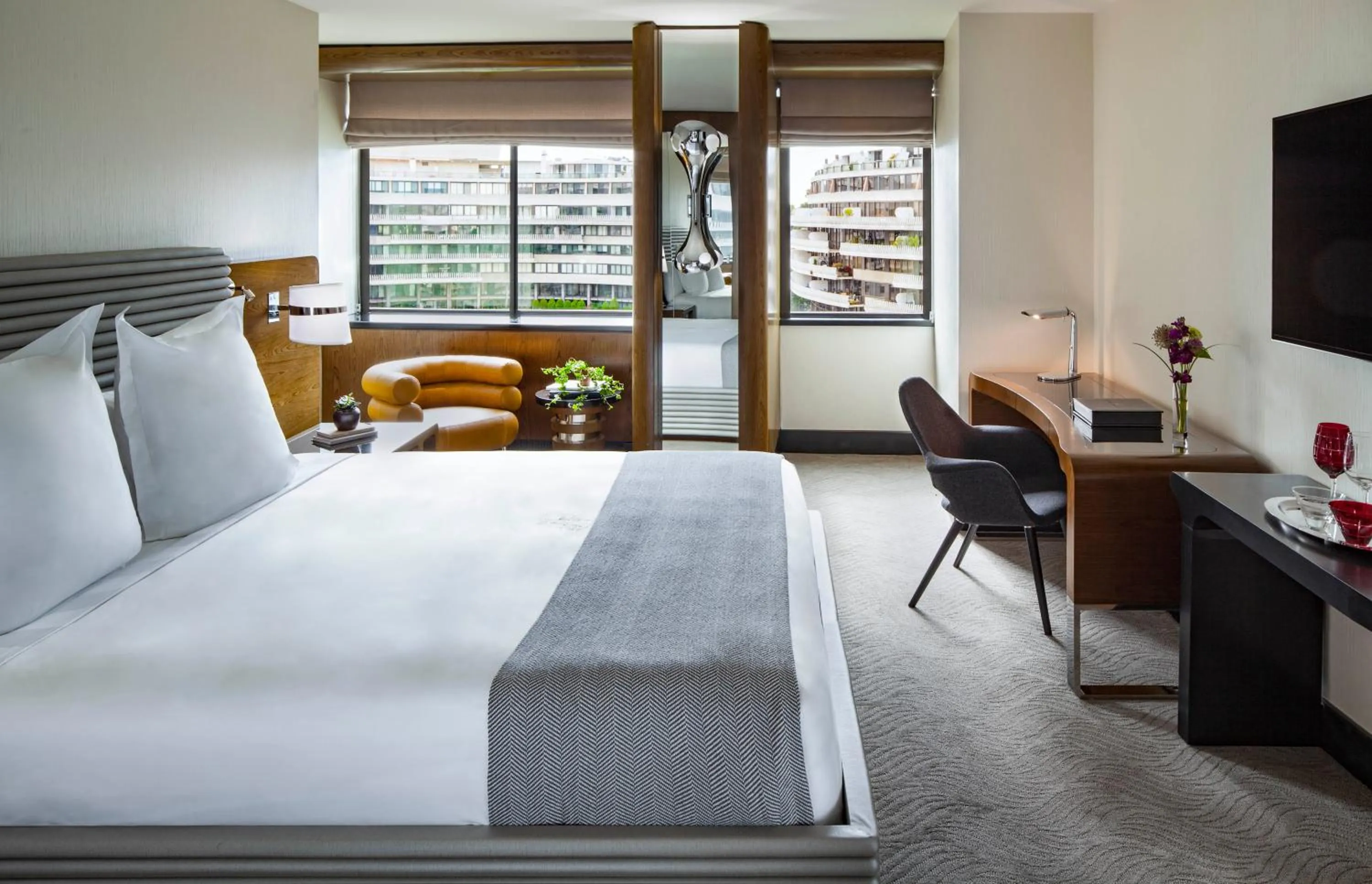 Photo of the whole room, Bed in The Watergate Hotel Georgetown