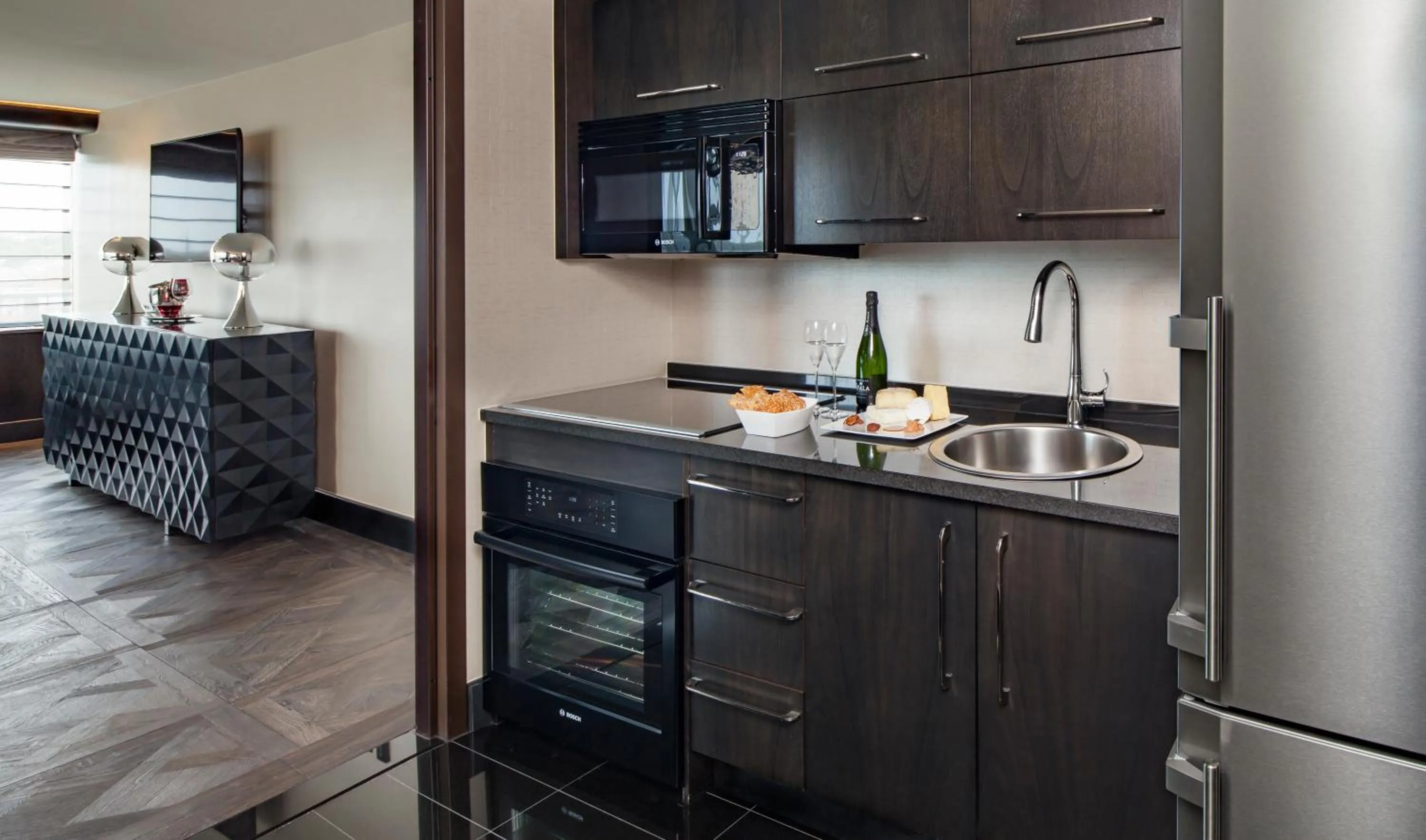 Kitchen or kitchenette in The Watergate Hotel Georgetown