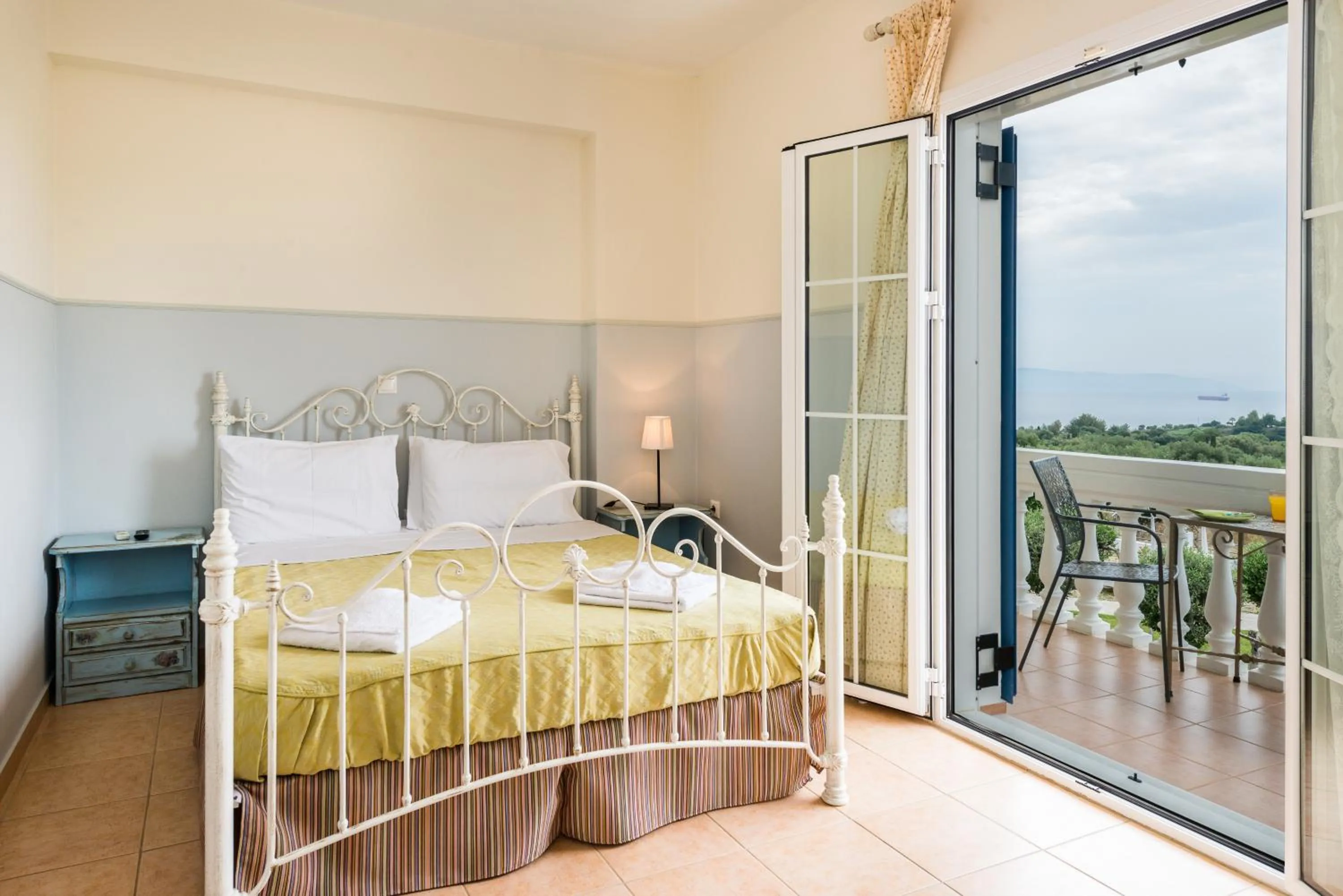 Sea view, Bed in Elaias Gi Residence