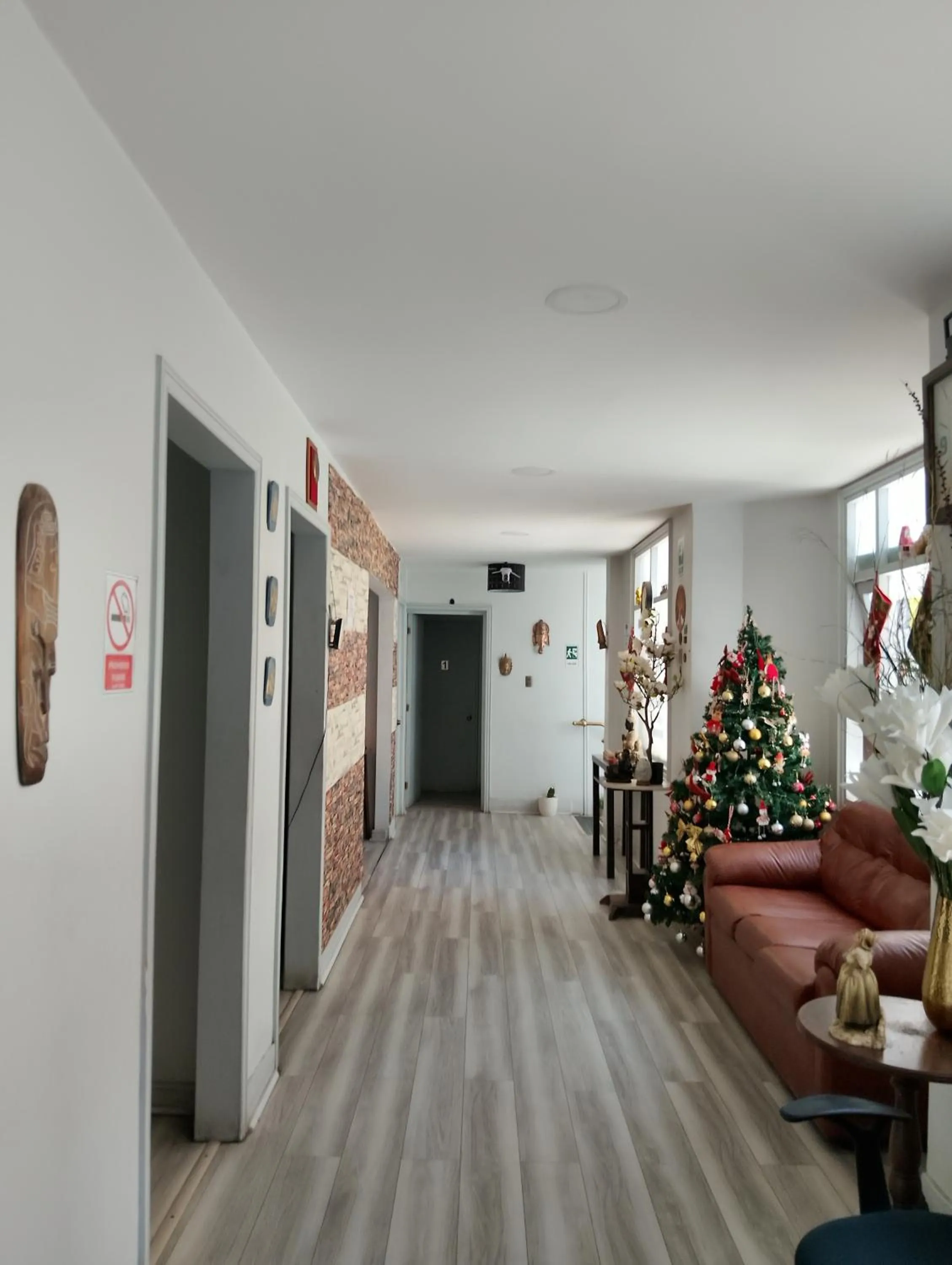 Living room in hostal mancora