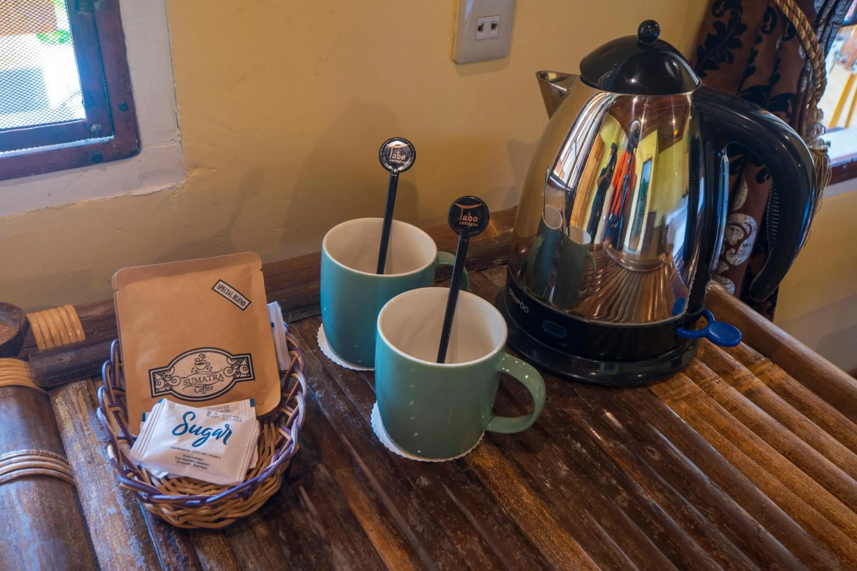 Coffee/tea facilities in Tabo Cottages
