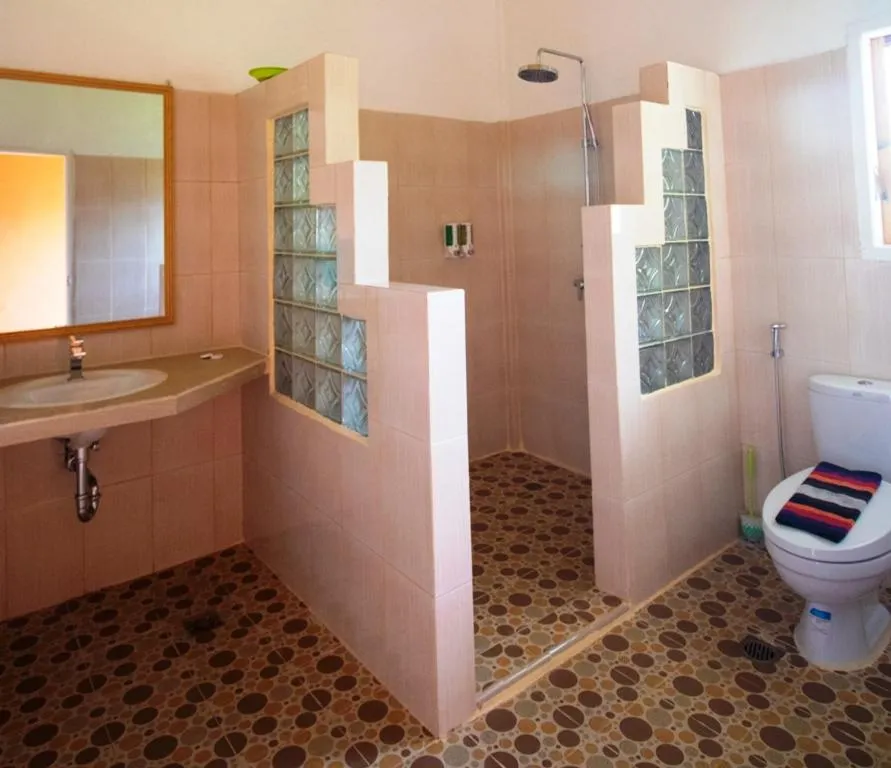 Toilet in Tabo Cottages