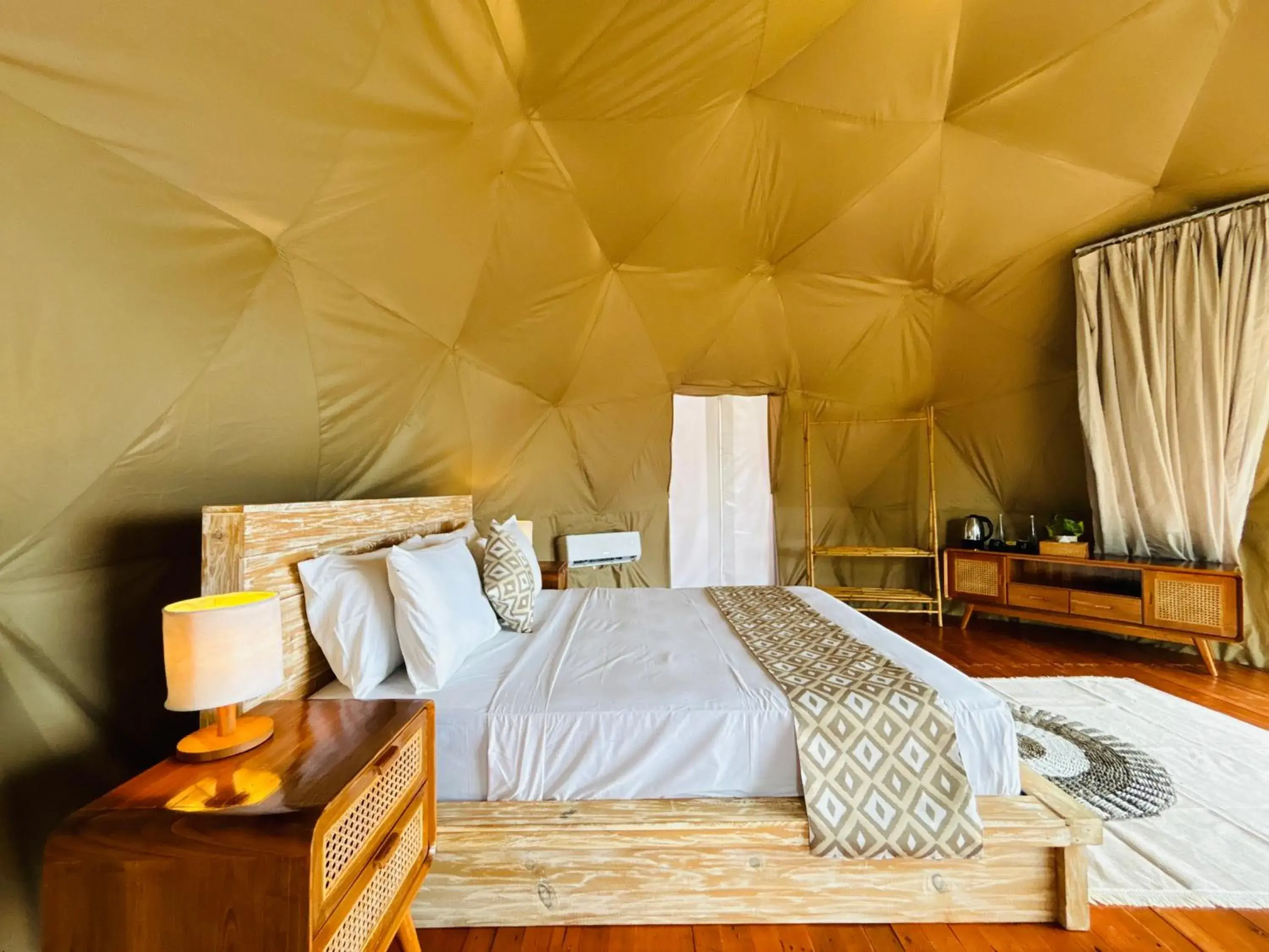 Bed in De'Ra Hills Camp Kintamani Bed in De'Ra Hills Camp Kintamani