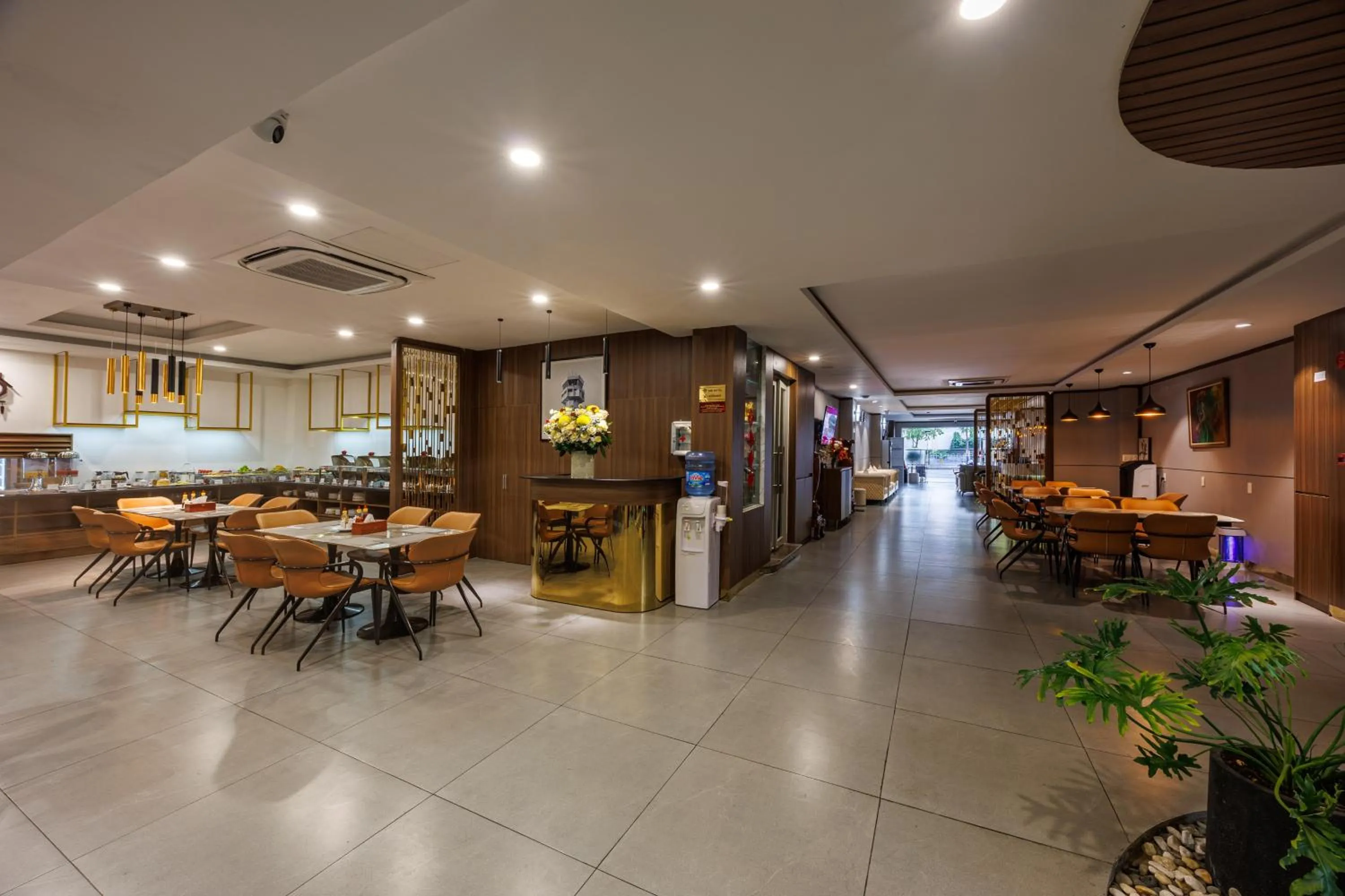 Restaurant/places to eat in A25 Hotel - 65G Nguyen Thai Hoc