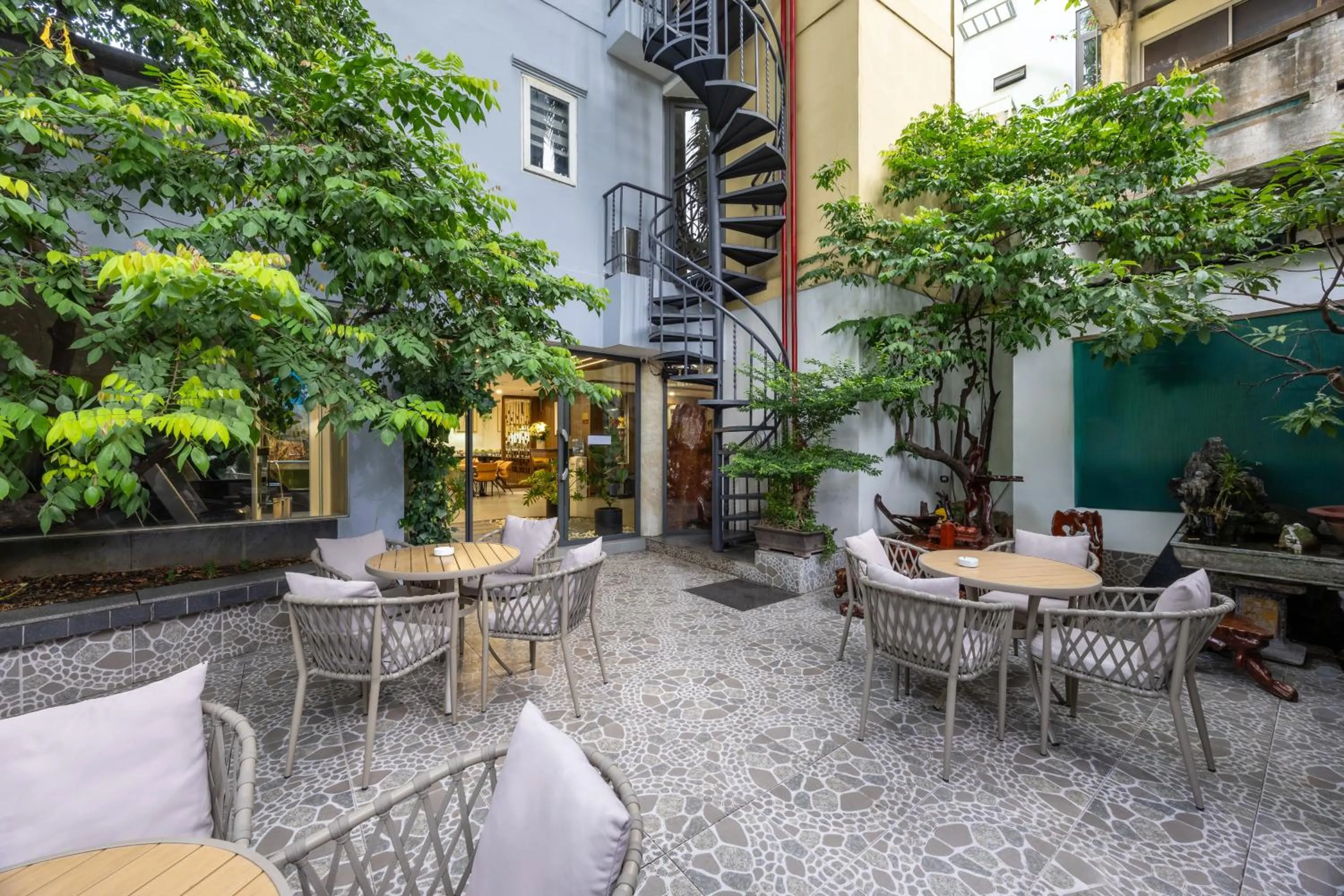 Seating area in A25 Hotel - 65G Nguyen Thai Hoc