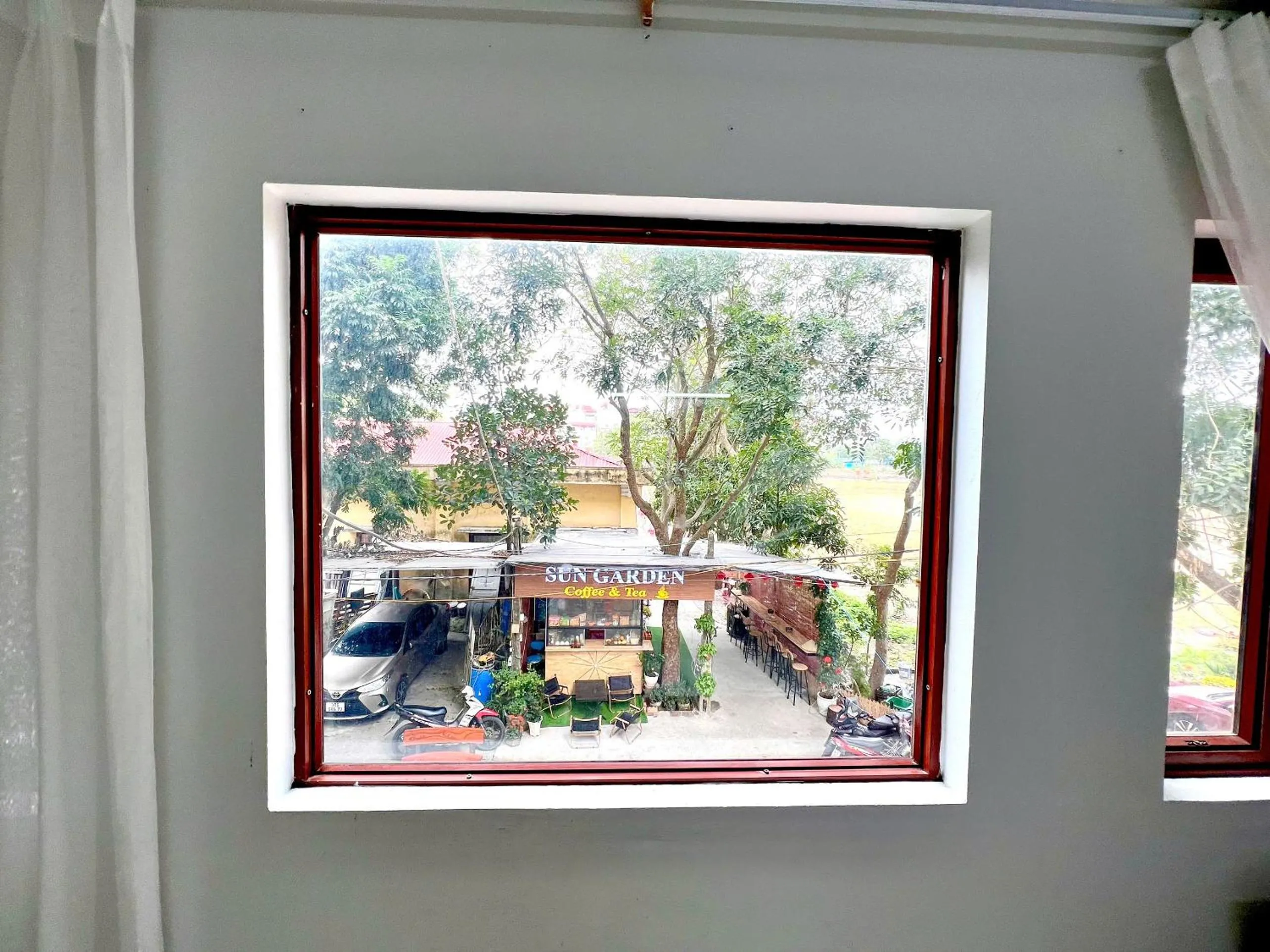 Inner courtyard view in Noi Bai Sunflower Hotel