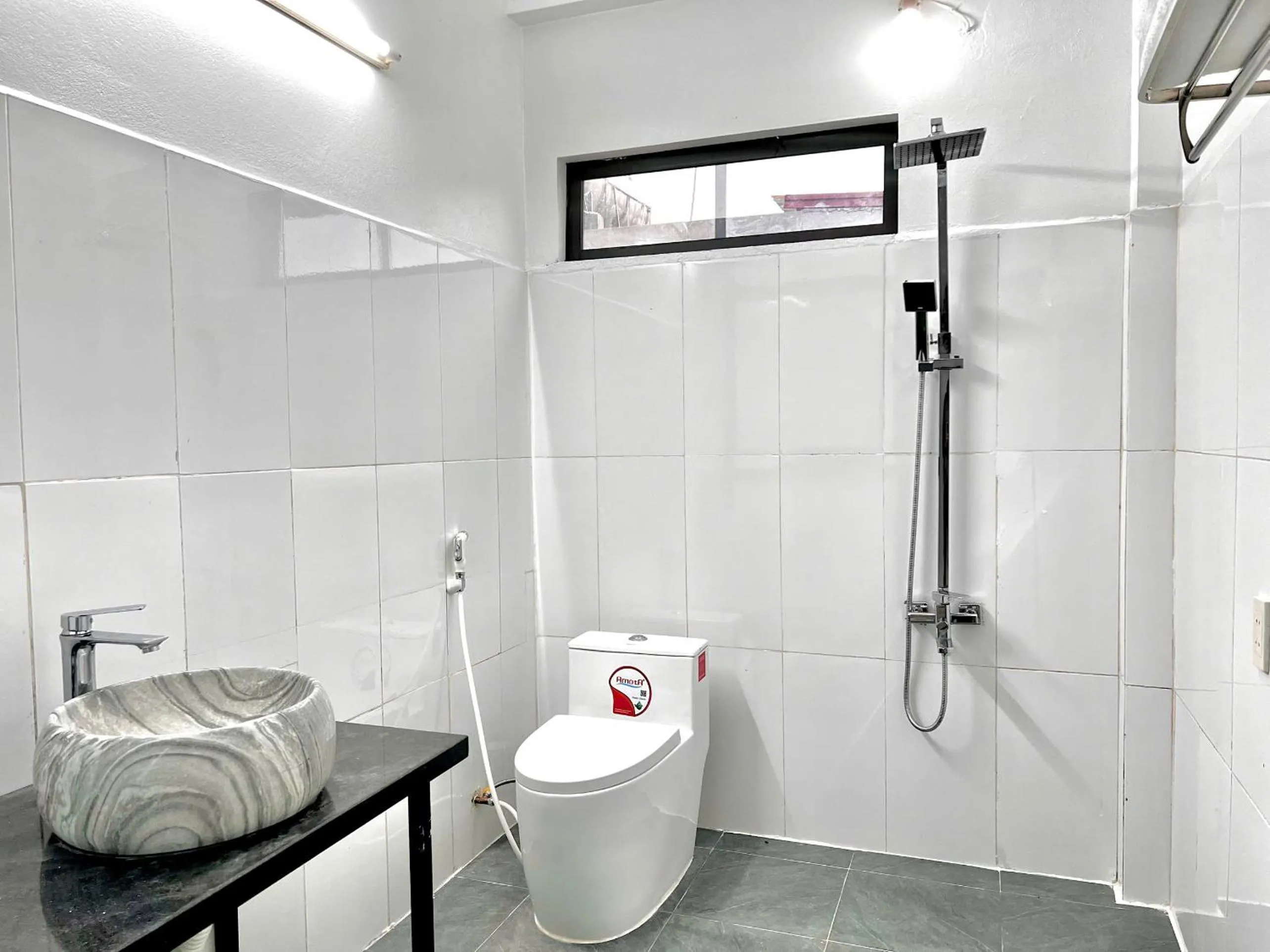 Shower in Noi Bai Sunflower Hotel