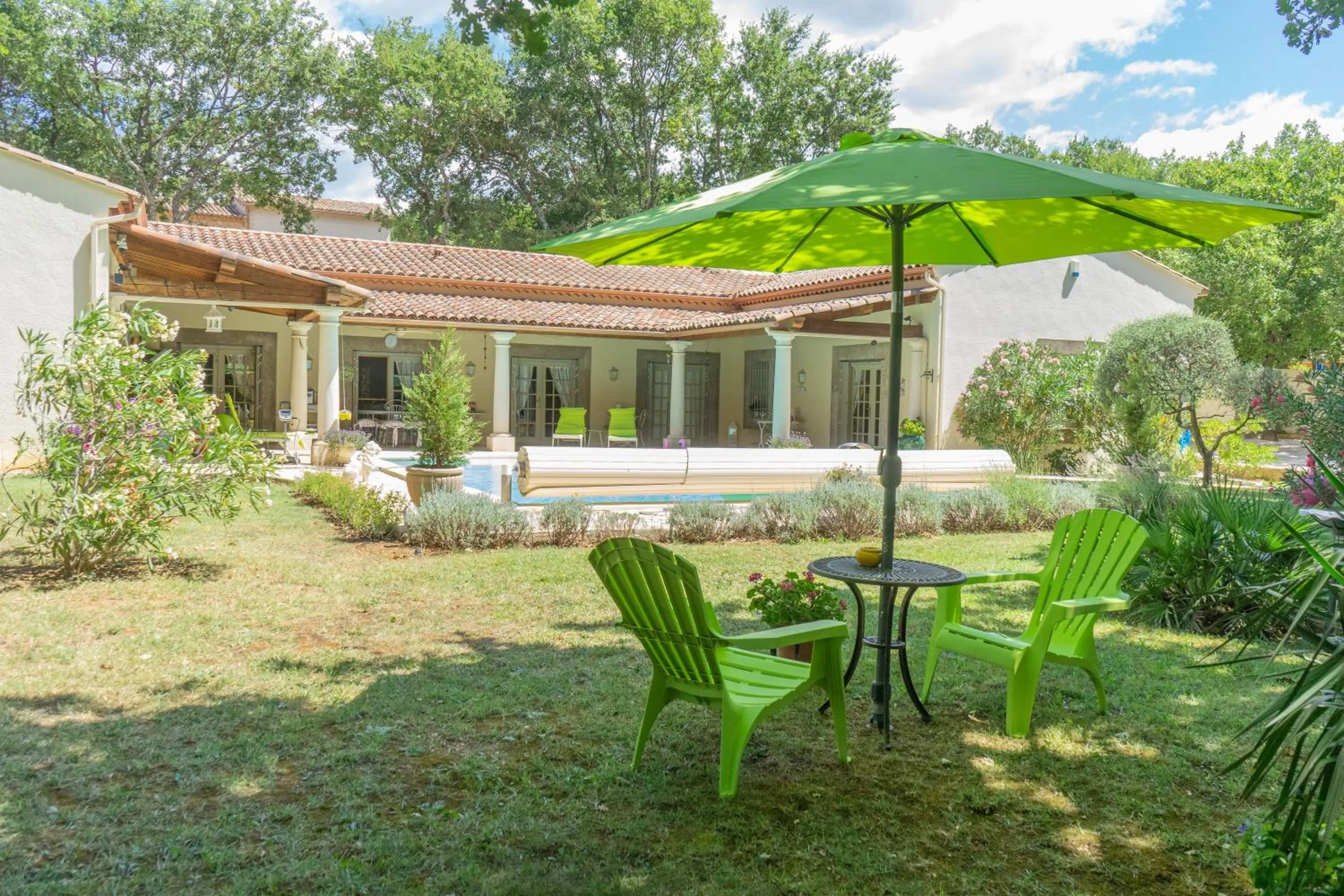Property building in Chambre d'Hôte Couguiolet - avec piscine