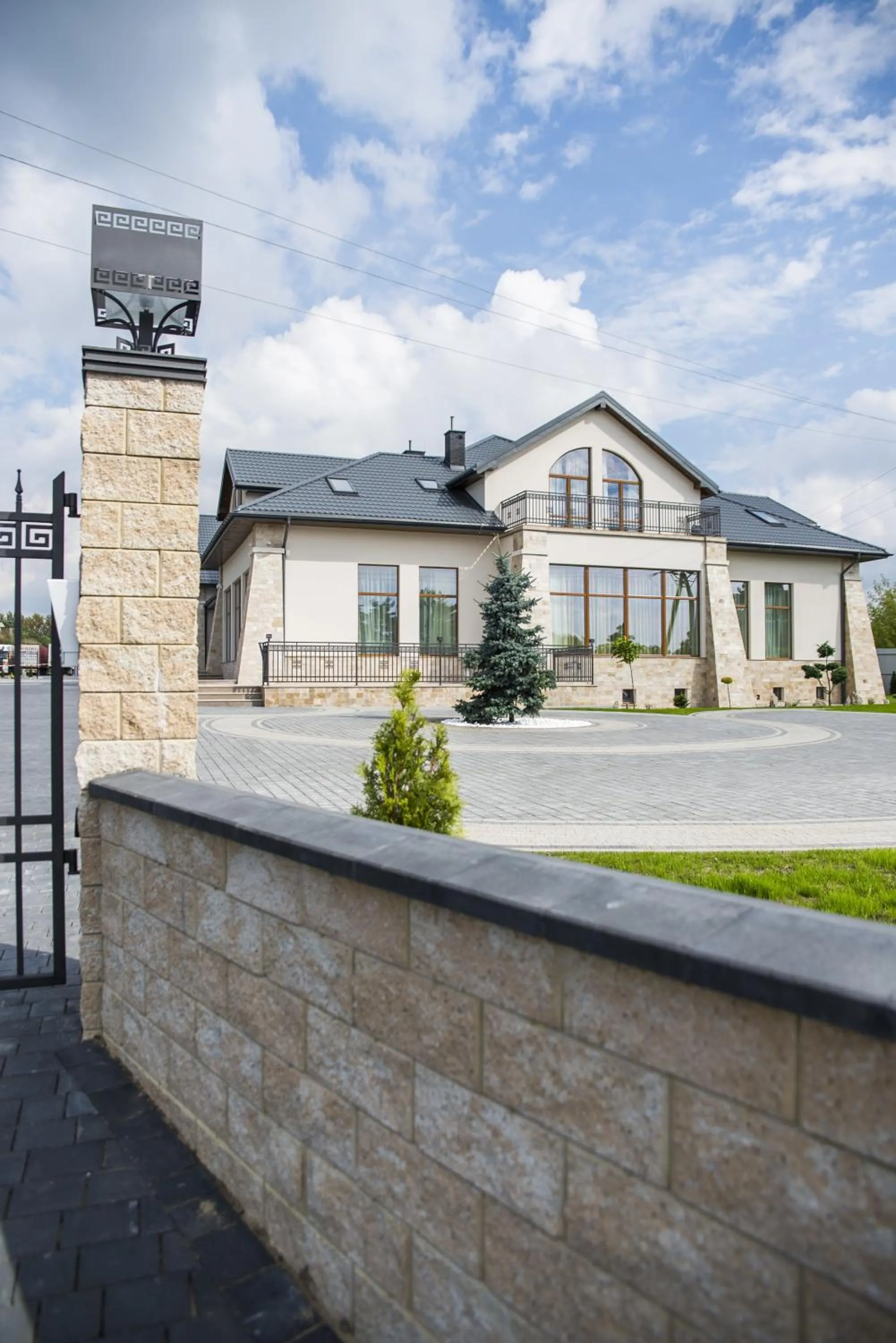 Property building in Hotel Aleksandria