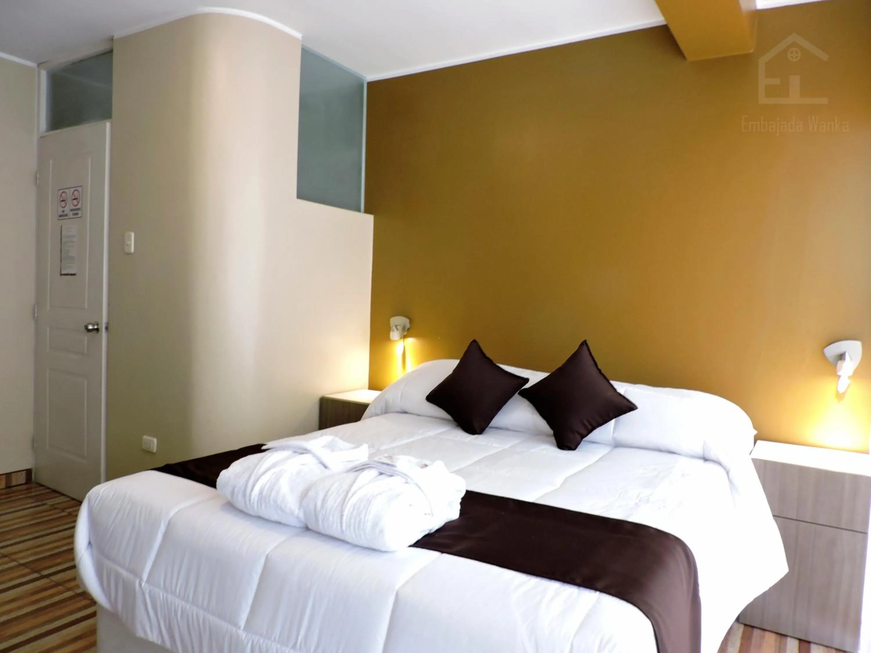 Photo of the whole room, Bed in EmbajadaWanka