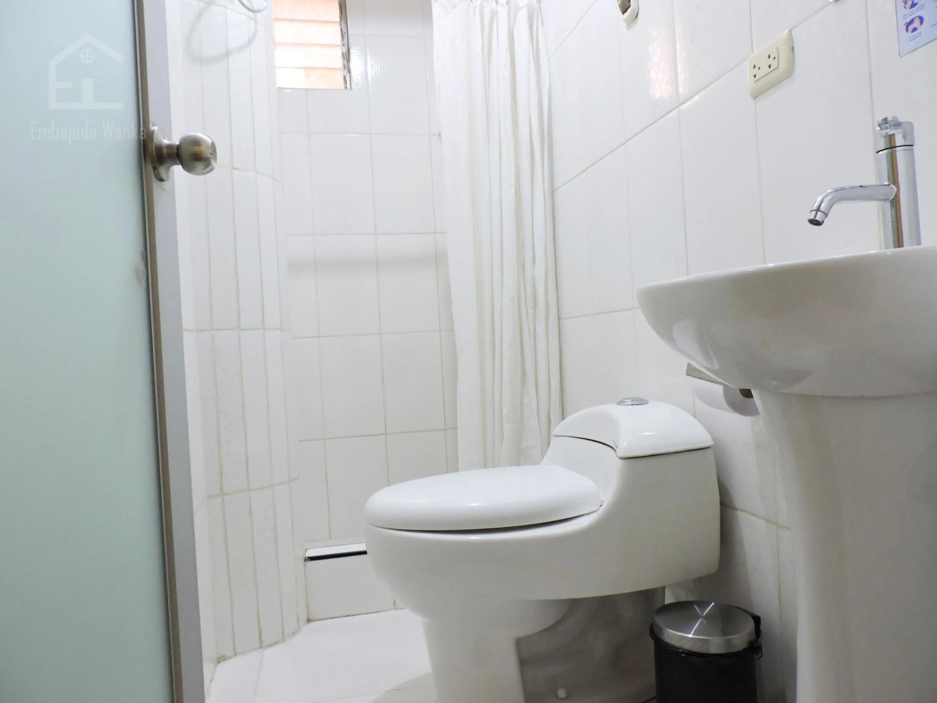 Bathroom in EmbajadaWanka