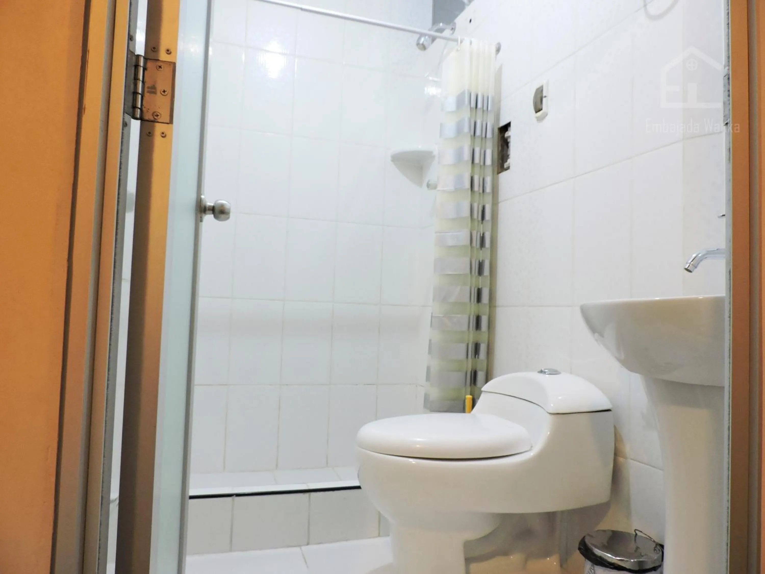 Bathroom in EmbajadaWanka