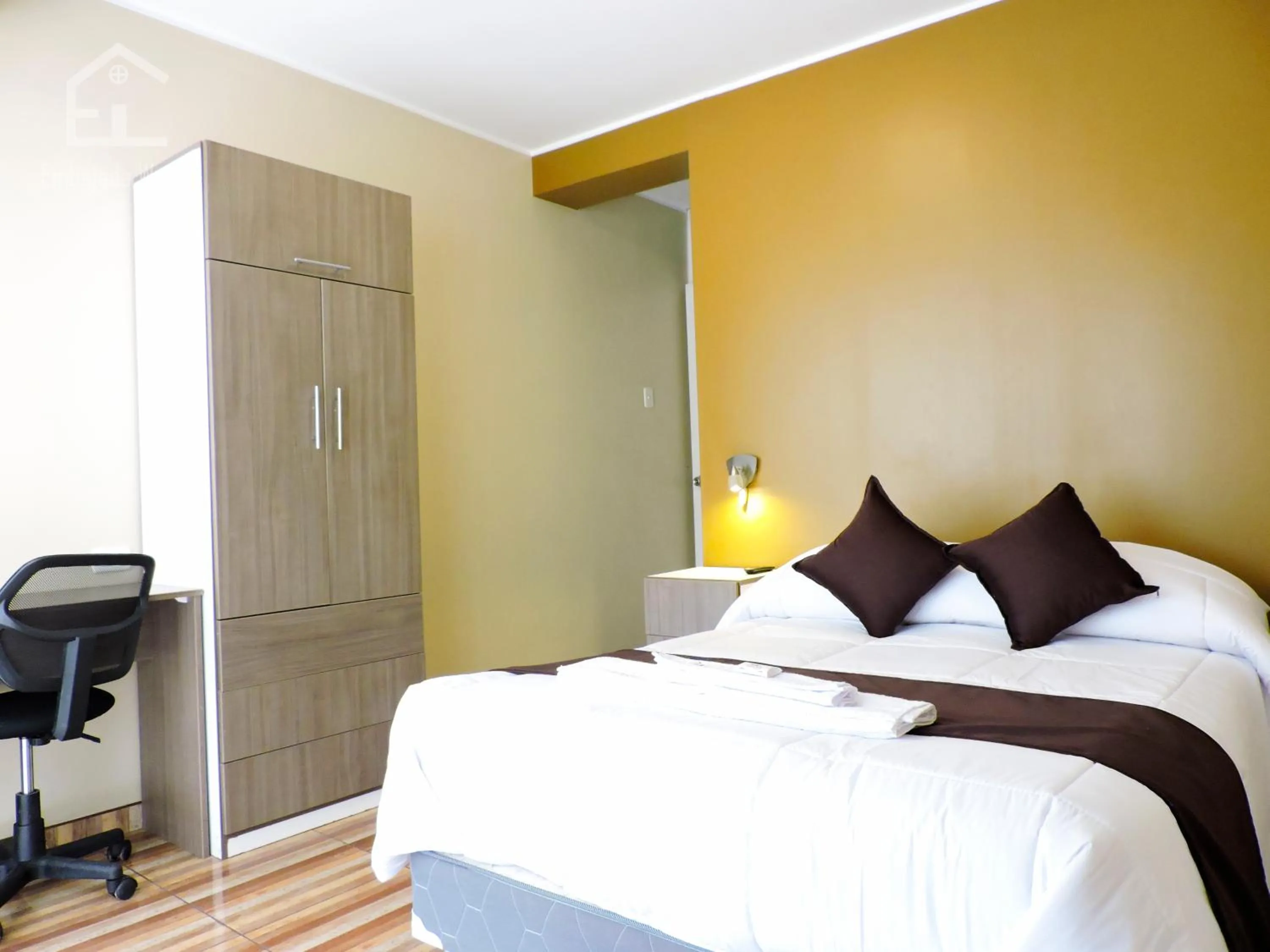 Photo of the whole room, Bed in EmbajadaWanka