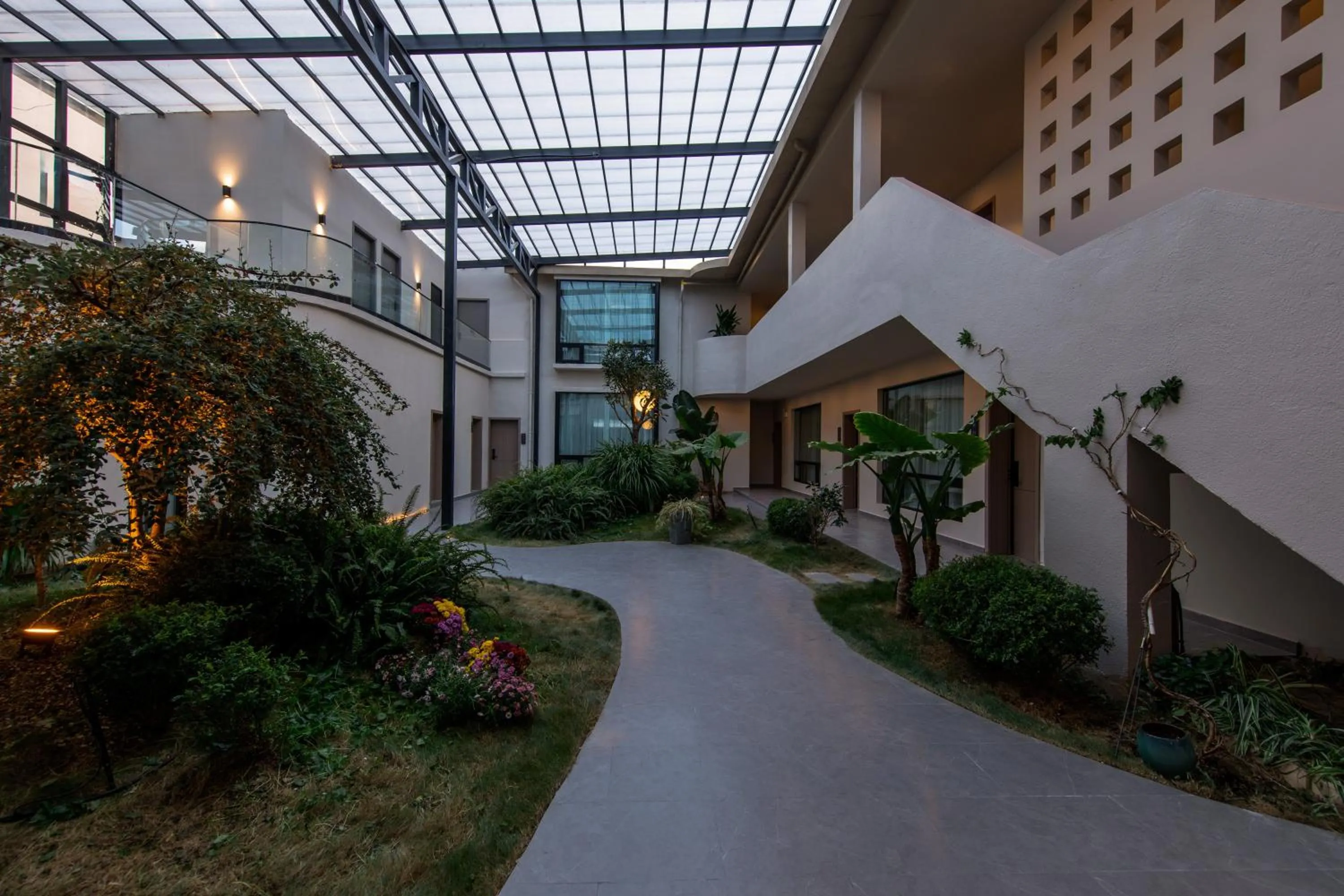 Shangri La Yi Shan Ban Yun Inn