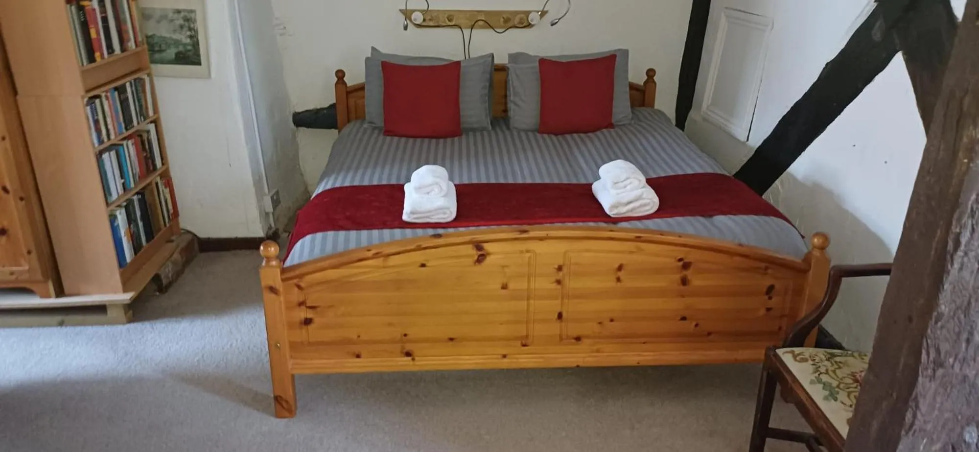 Bed in The Old Court House Guest House