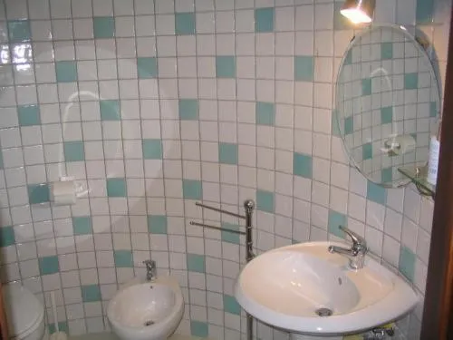 Bathroom in Elios Residence Hotel