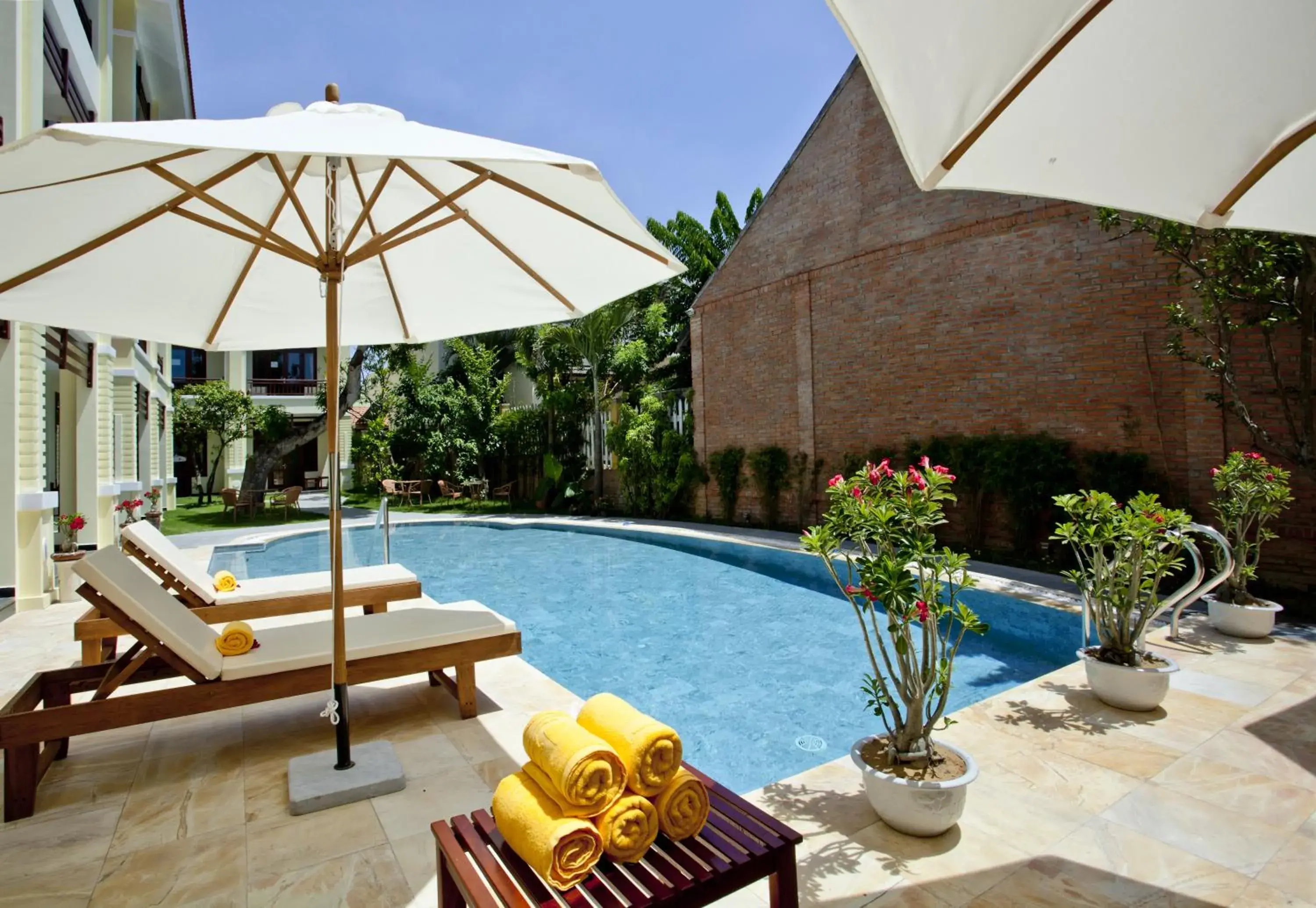 Pool view in Hoi An TNT Villa Pool view in Hoi An TNT Villa