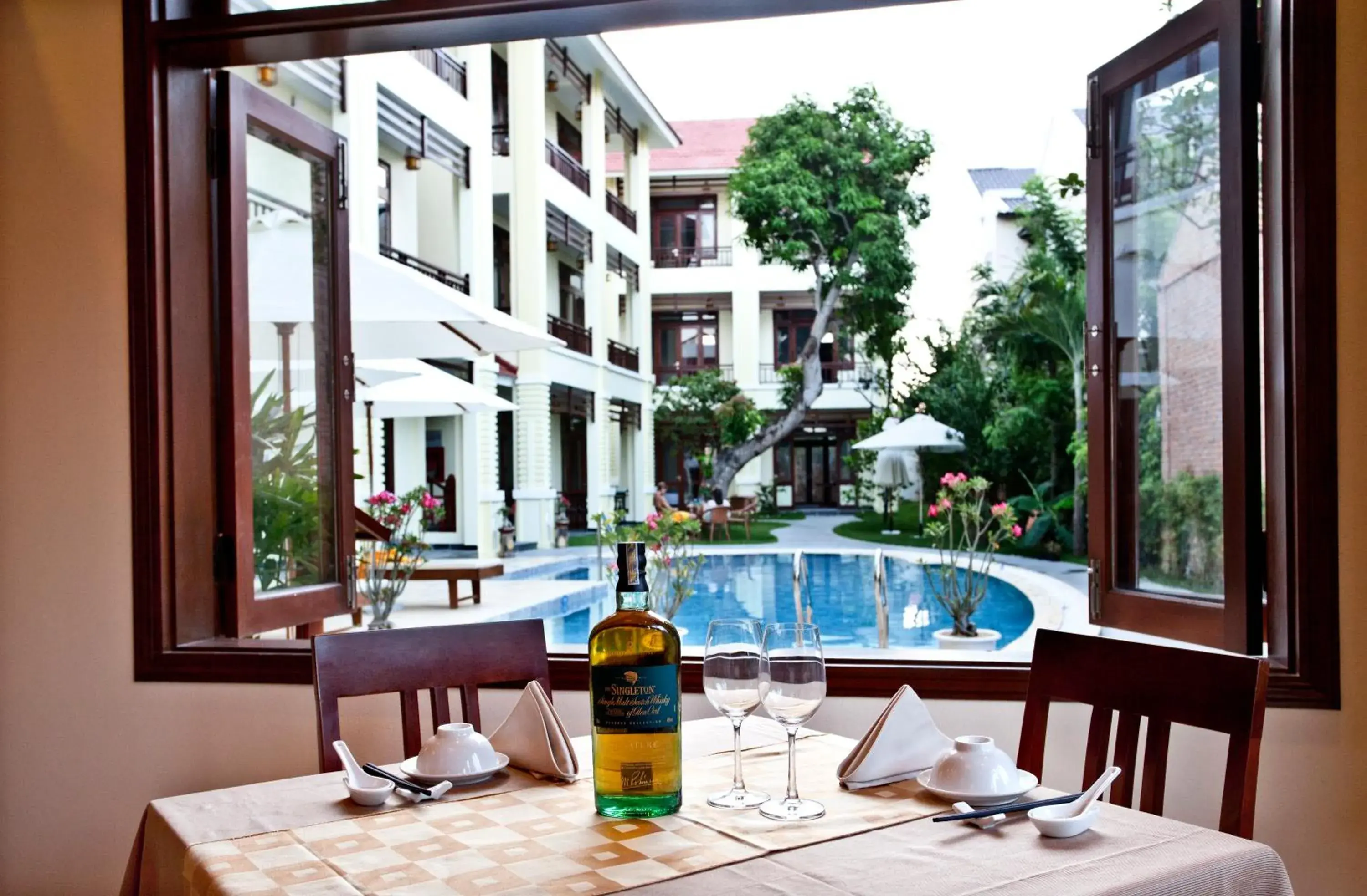 Pool view in Hoi An TNT Villa Pool view in Hoi An TNT Villa