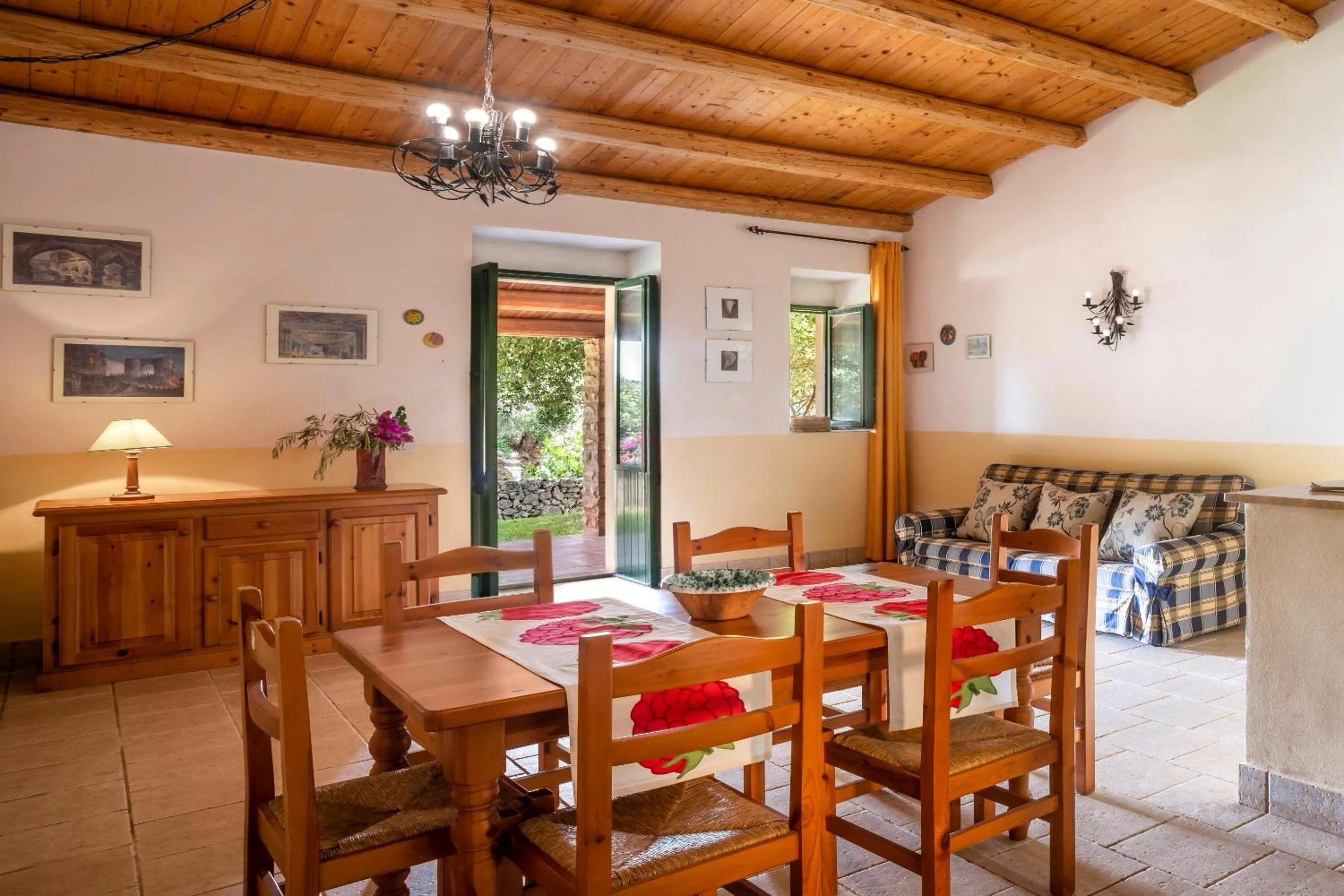 Apartment with Pool View  in Agriturismo Borgo degli ulivi