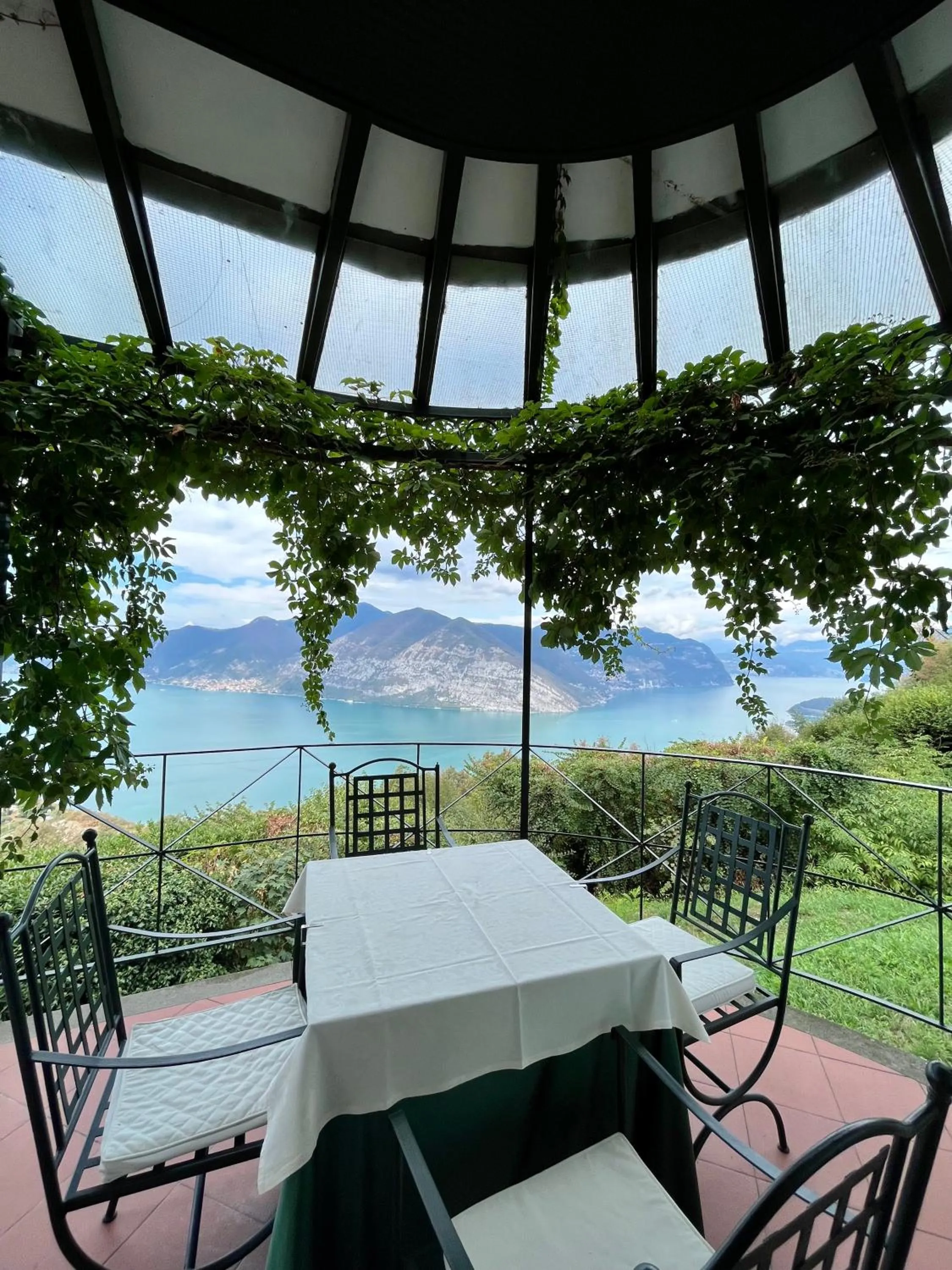 Suite with Lake View in Relais I Due Roccoli