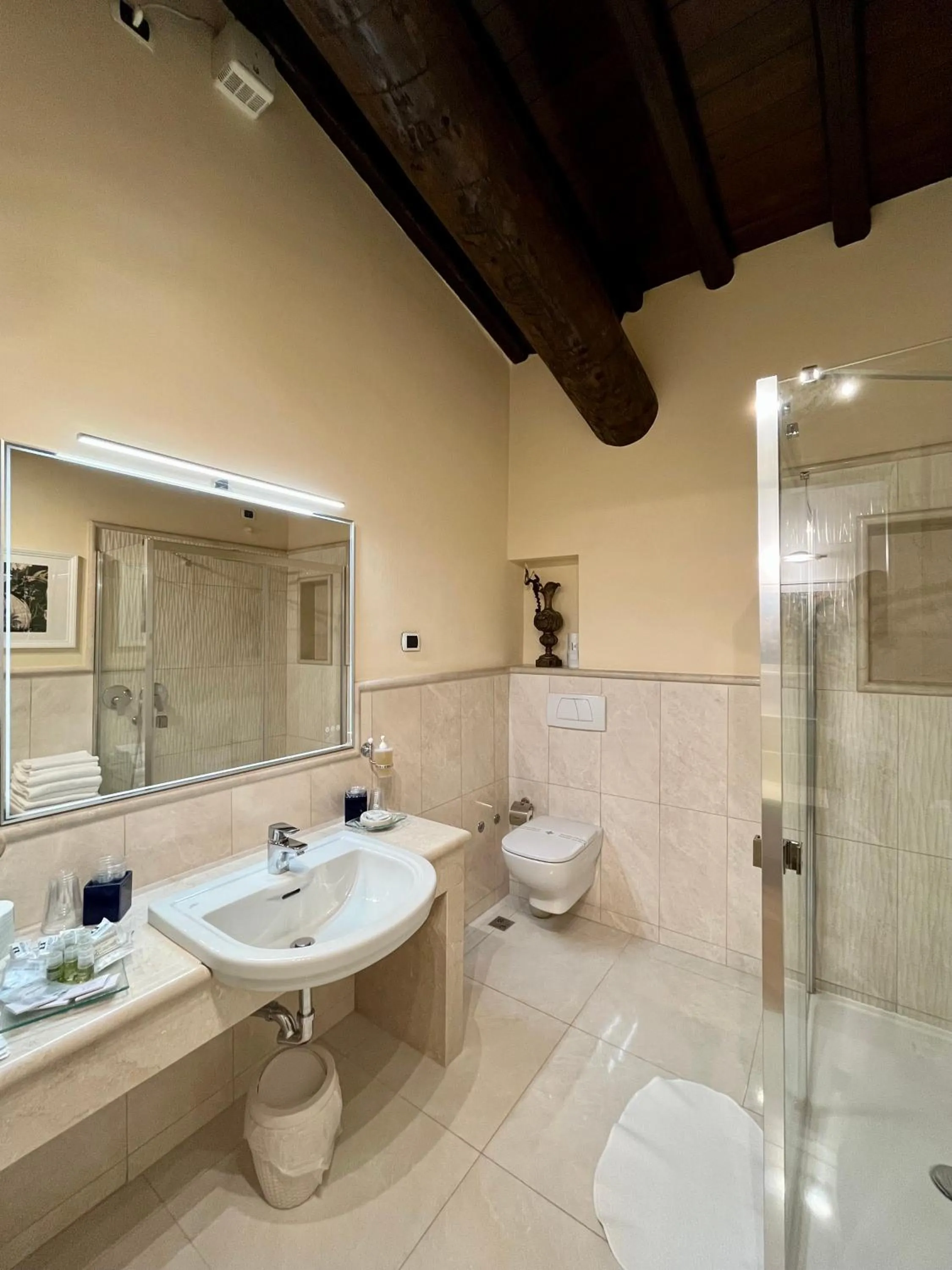 Shower in Relais I Due Roccoli